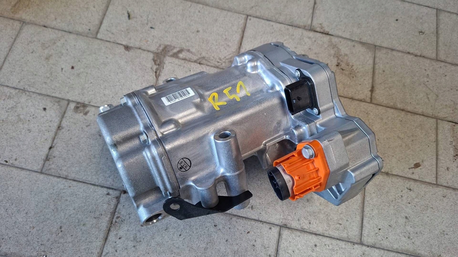 Klimakompressor klimaanlage Renault 4 5 E-Tech 926004842R