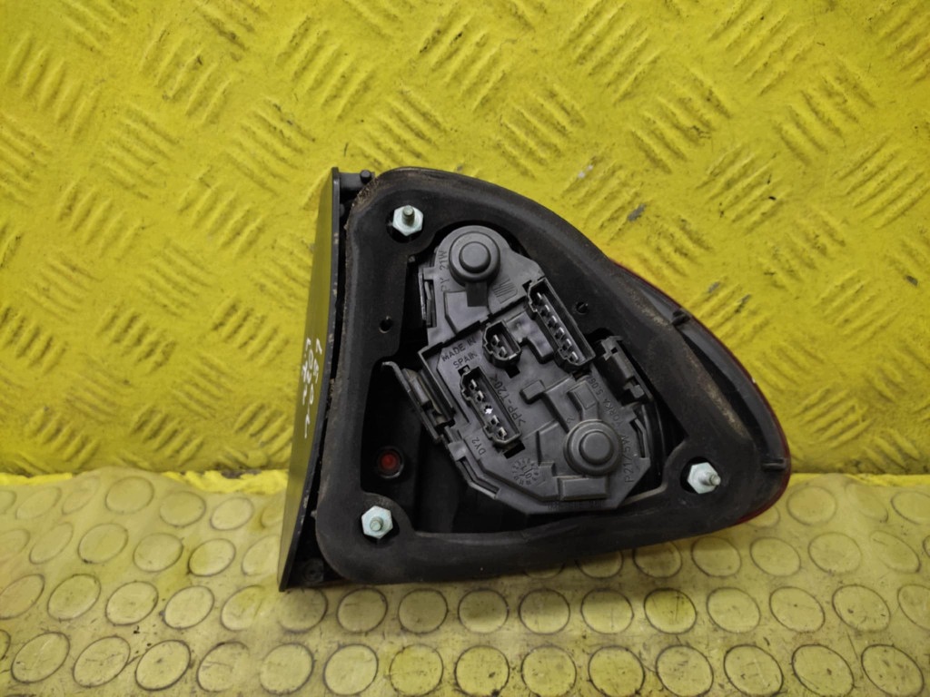 SEAT LEON e FANALE FARO sinistra posteriore 1M6945095