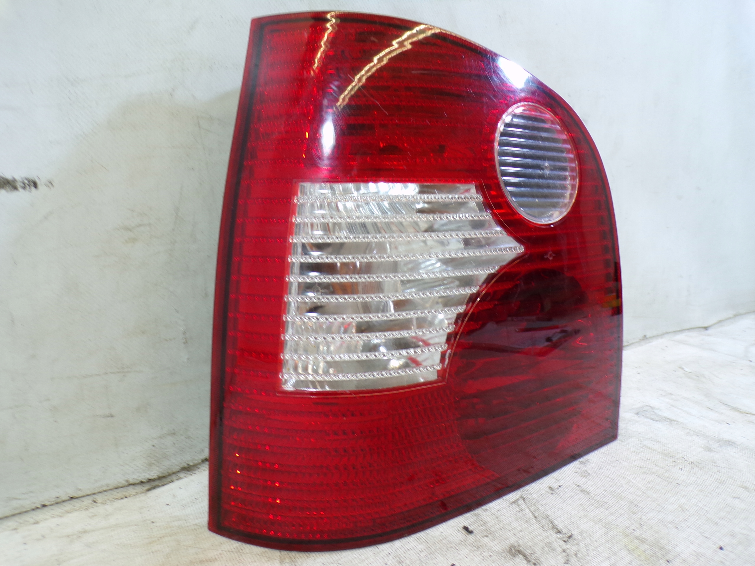 light rear rear part left VOLKSWAGEN POLO 9N