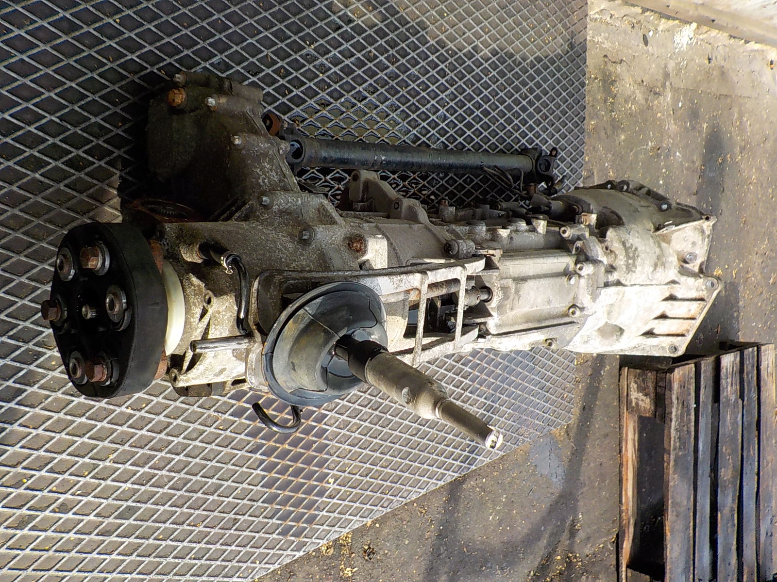 BMW X3 (E83) 2.0 D gearbox, 1069401051 1069401052