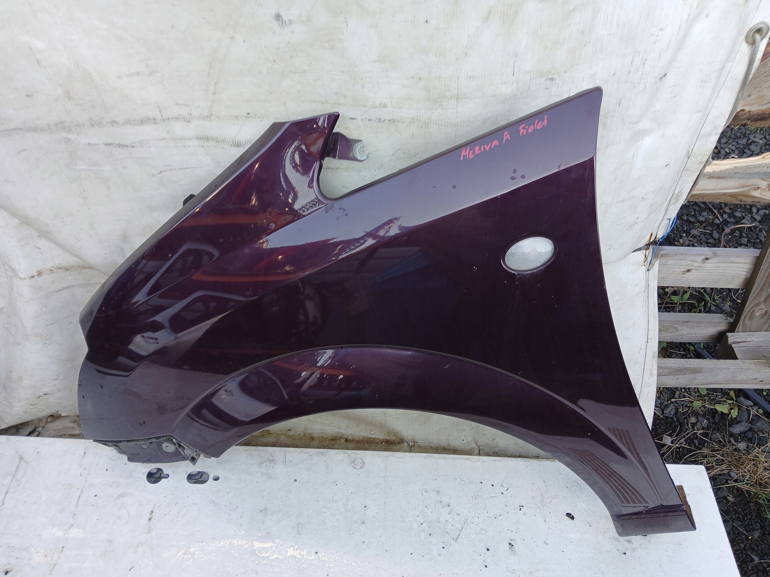 OPEL MERIVA A fender left purple