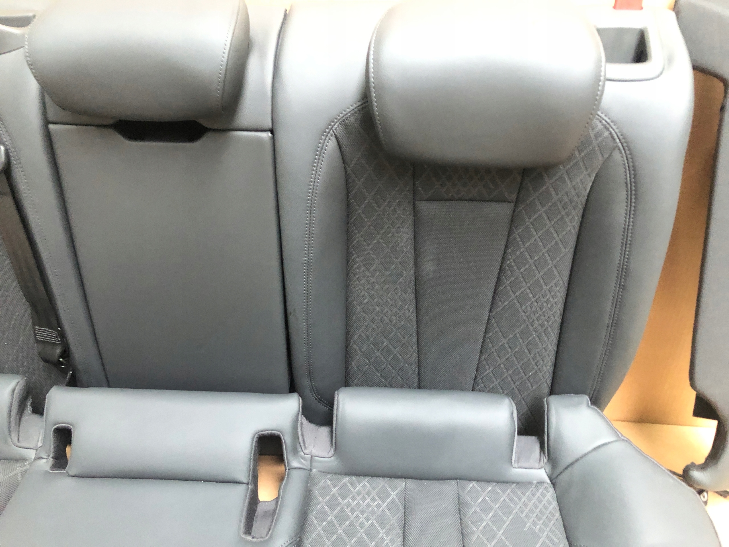 AUDI A4 8W B9 KOMBI Ledersitz verkleidung