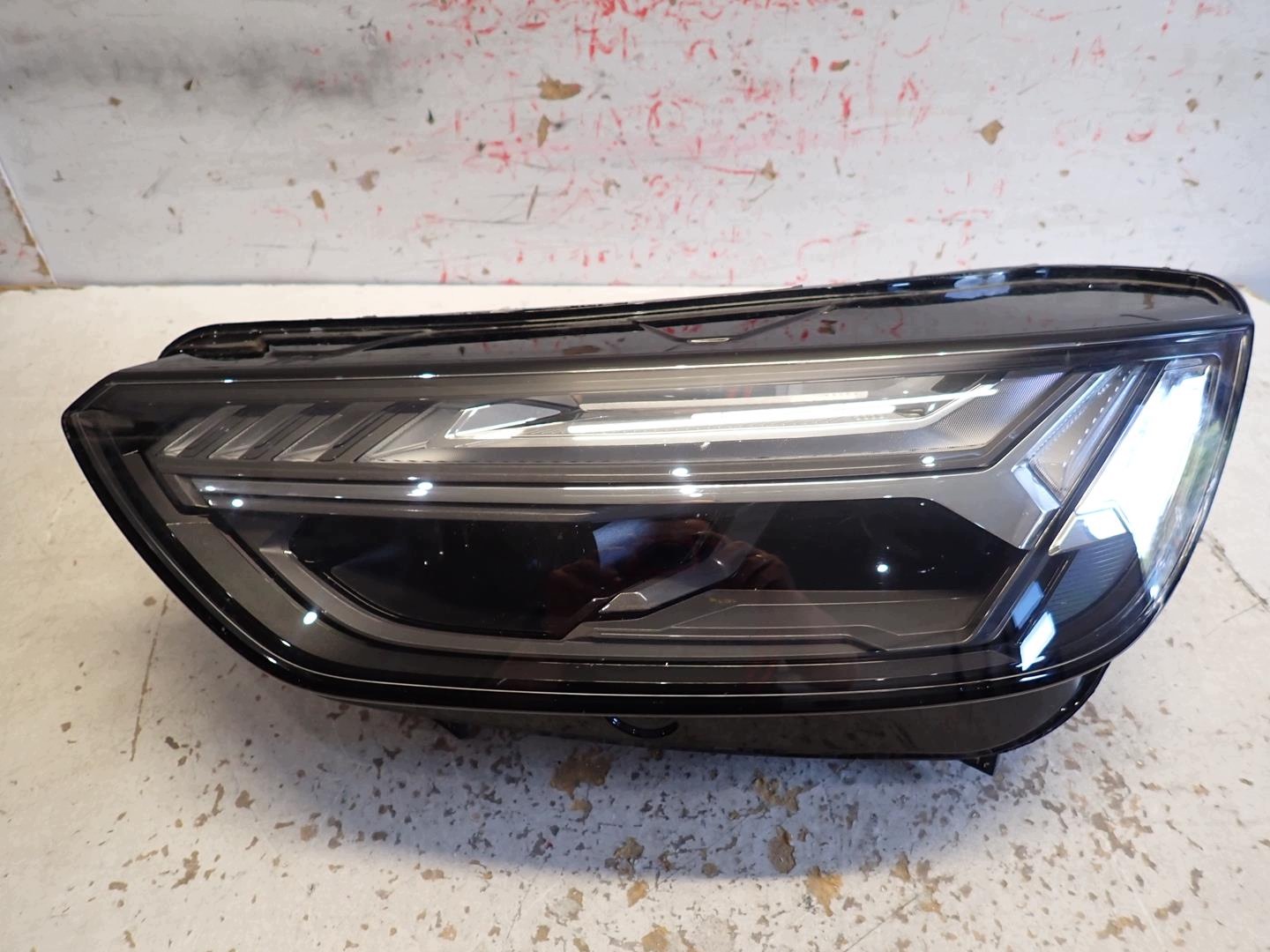 light front left AUDI Q5 II LIFT 2020- FULL LED MATRIX 80A941035E