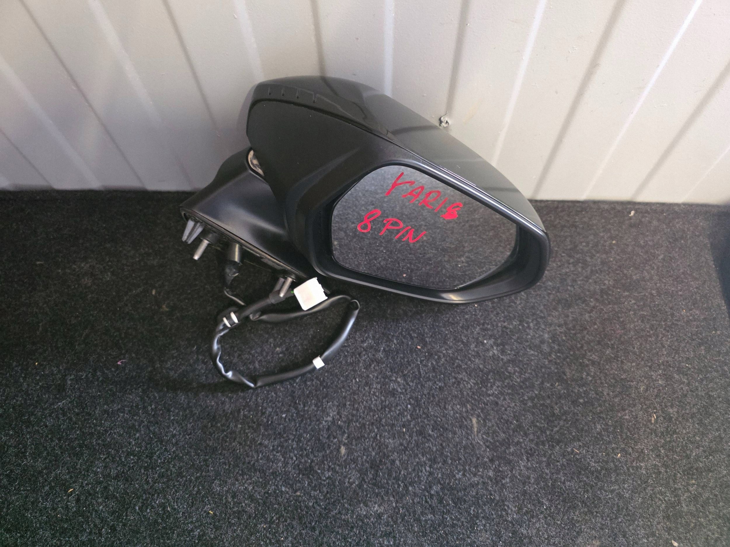 TOYOTA YARIS CROSS mirror right 8 PIN