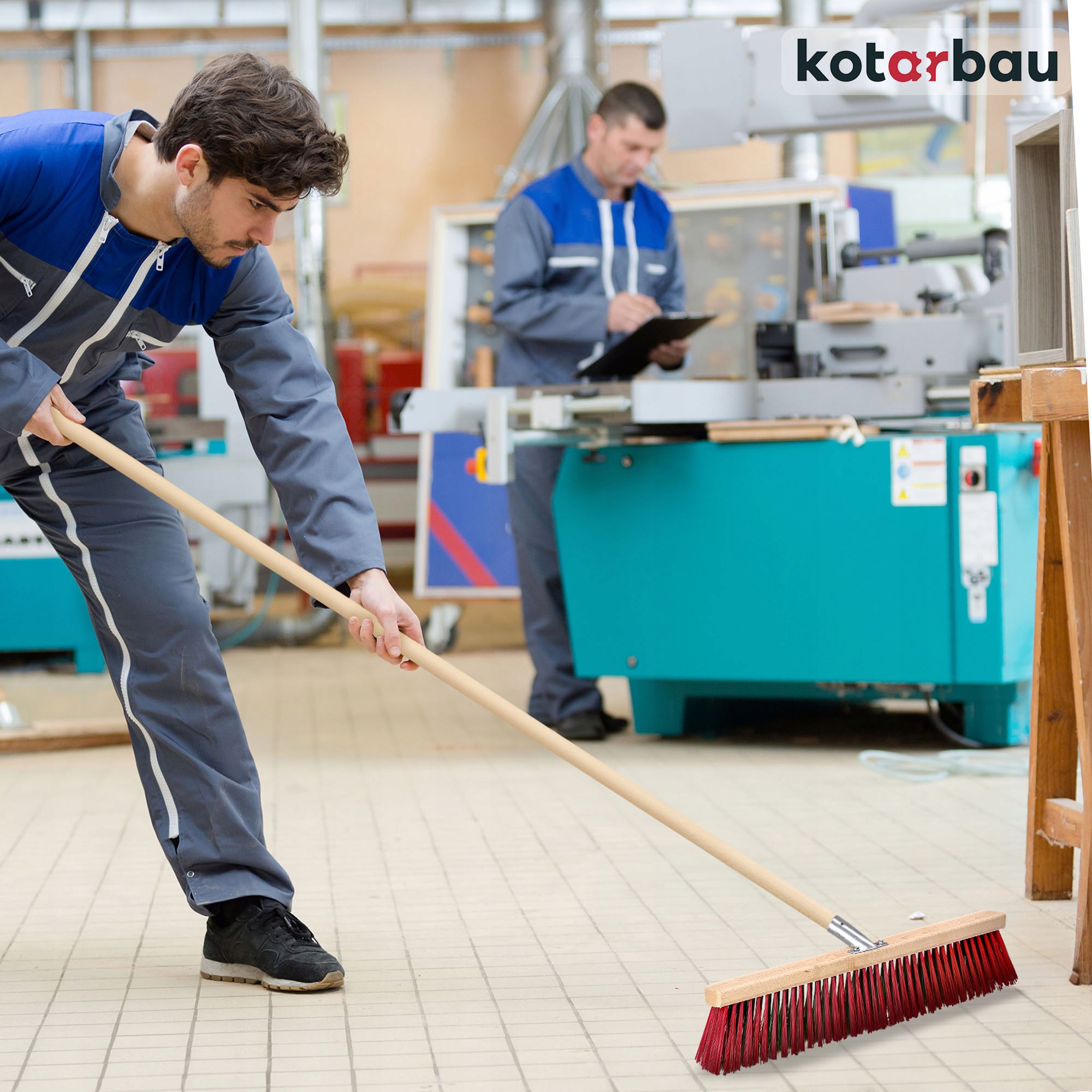 MIOTŁA SZCZOTKA 600 MM ULICÓWKA PCV ZAMIATACZ ZMIOTKA Z DREWNIANYM TRZONEM Rodzaj miotła