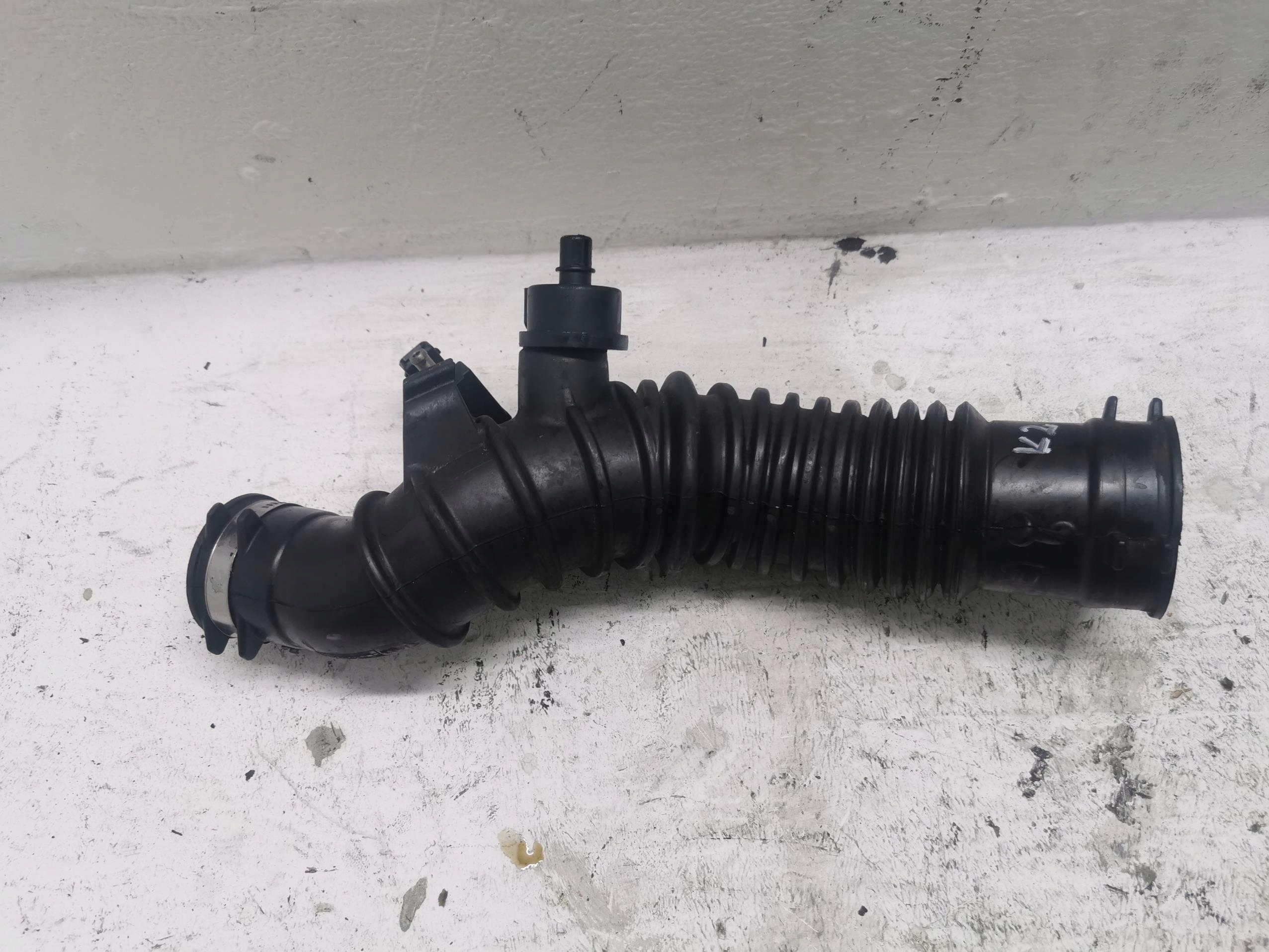 pipe air RENAULT SCENIC III 1.4 165750001R