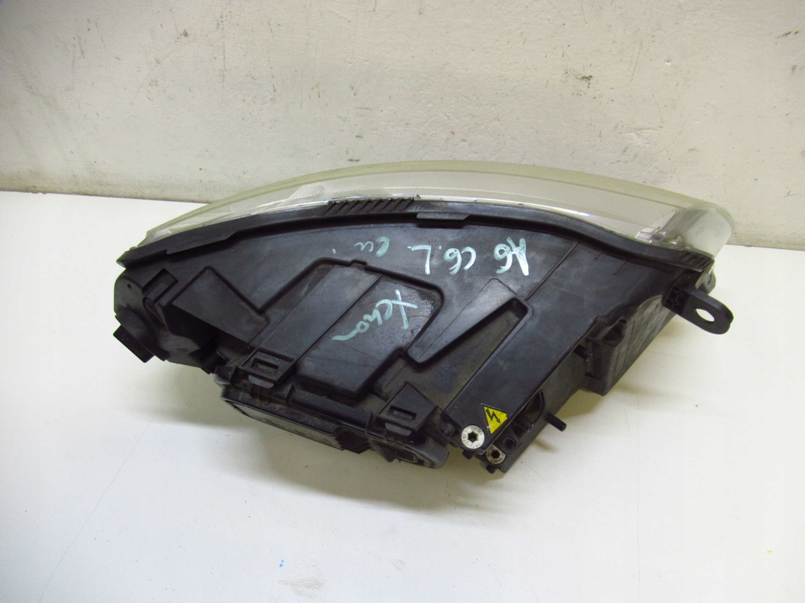 AUDI A6 C6 light front left XENON complete EU