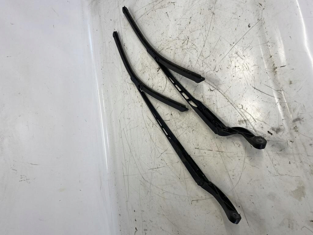 wiper arm front KPL. L+P AUDI A6 C6 3.0 TDI 4F1955410