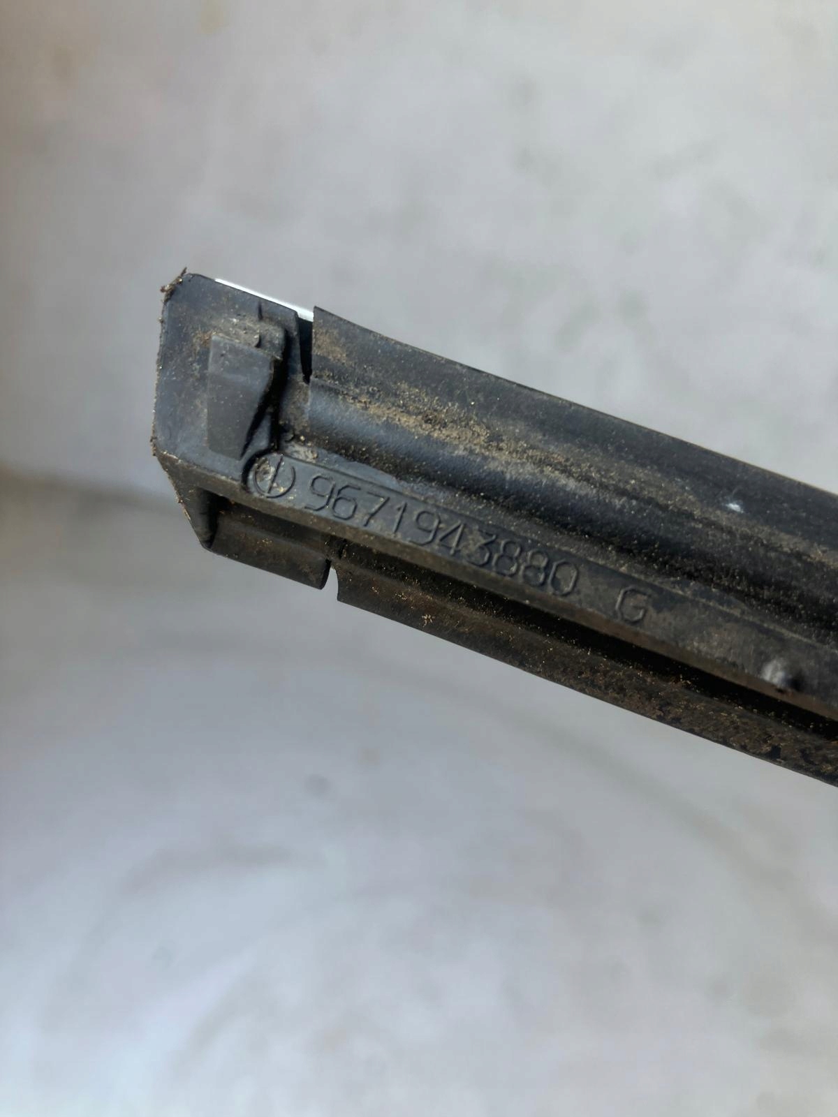 moulding dust door left front PEUGEOT 508 CHROM 9671943880