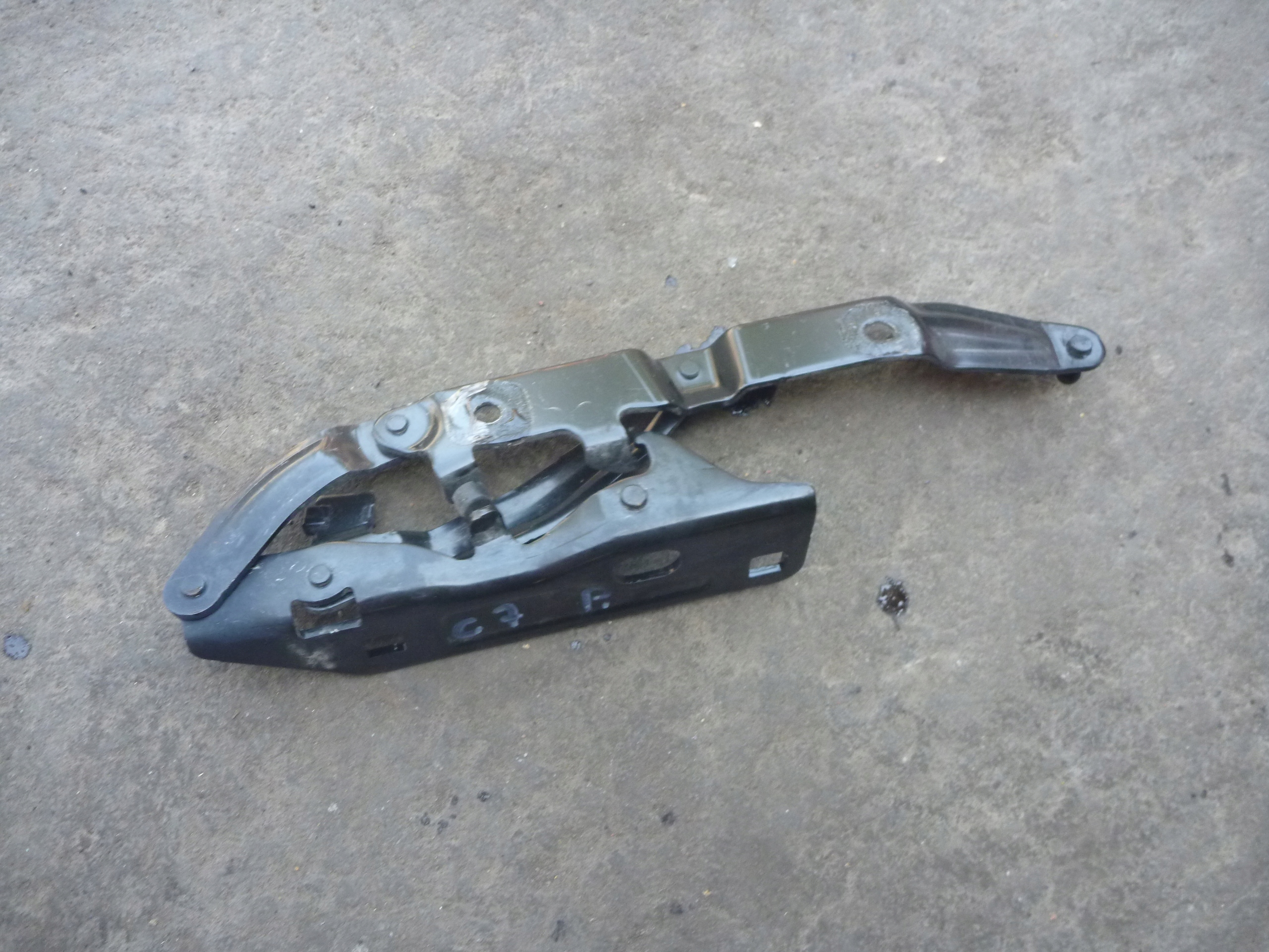 Петля Закрилка Права Chevrolet Corvette C7 Cabrio