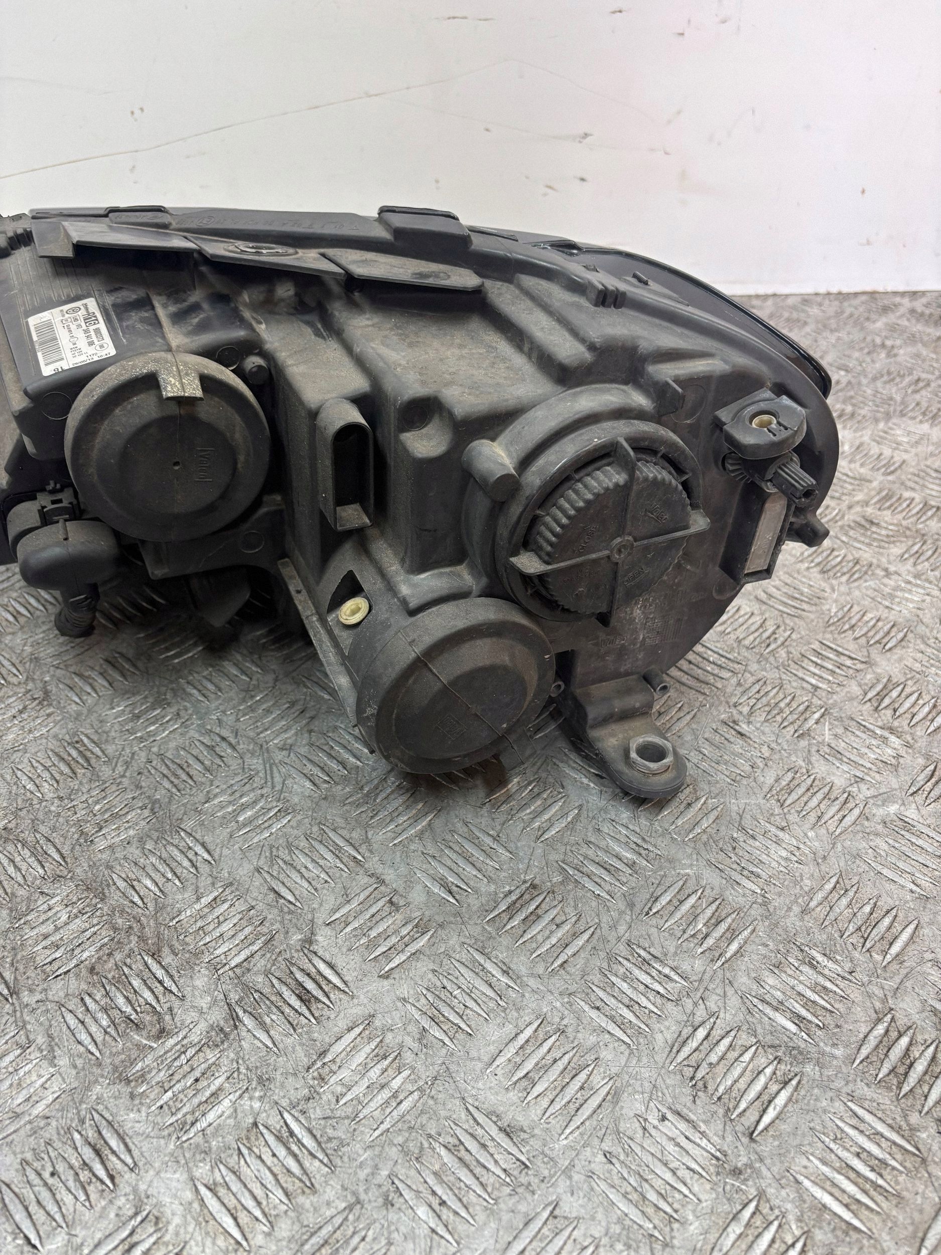 REFLEKTOR light right VW PASSAT B7 3AB941006