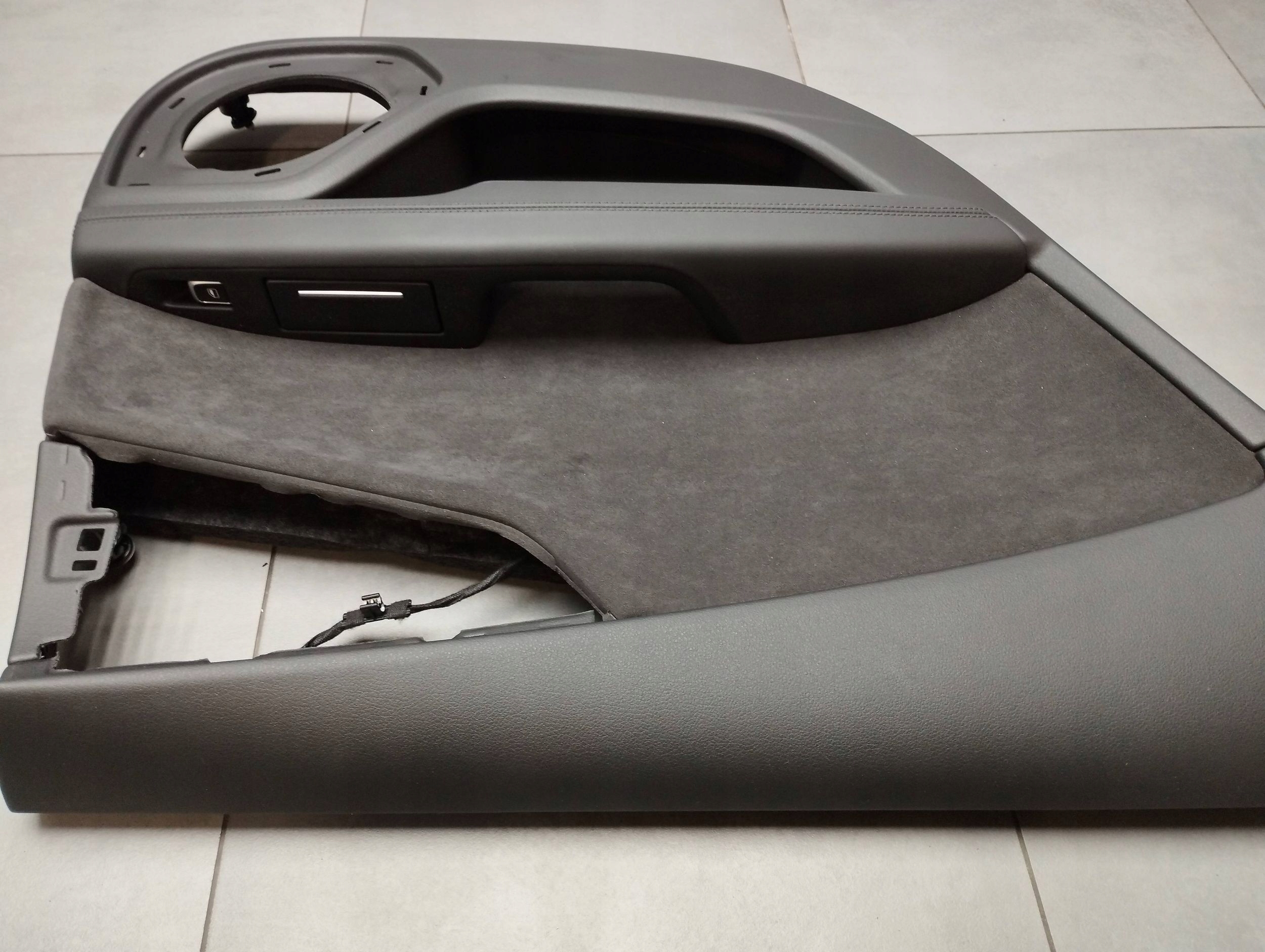 Audi A7 4G 2016 side upholstery door left rear part 4G8867305