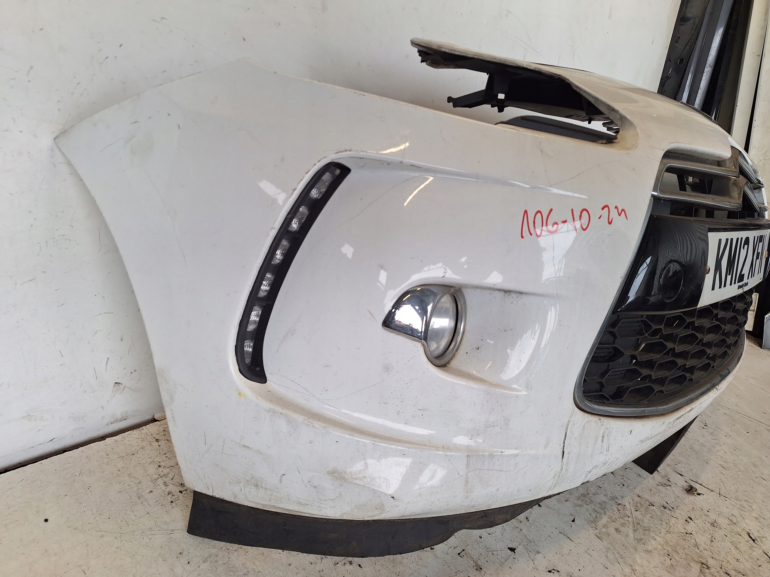 CITROEN DS3 10-14 bumper + LED