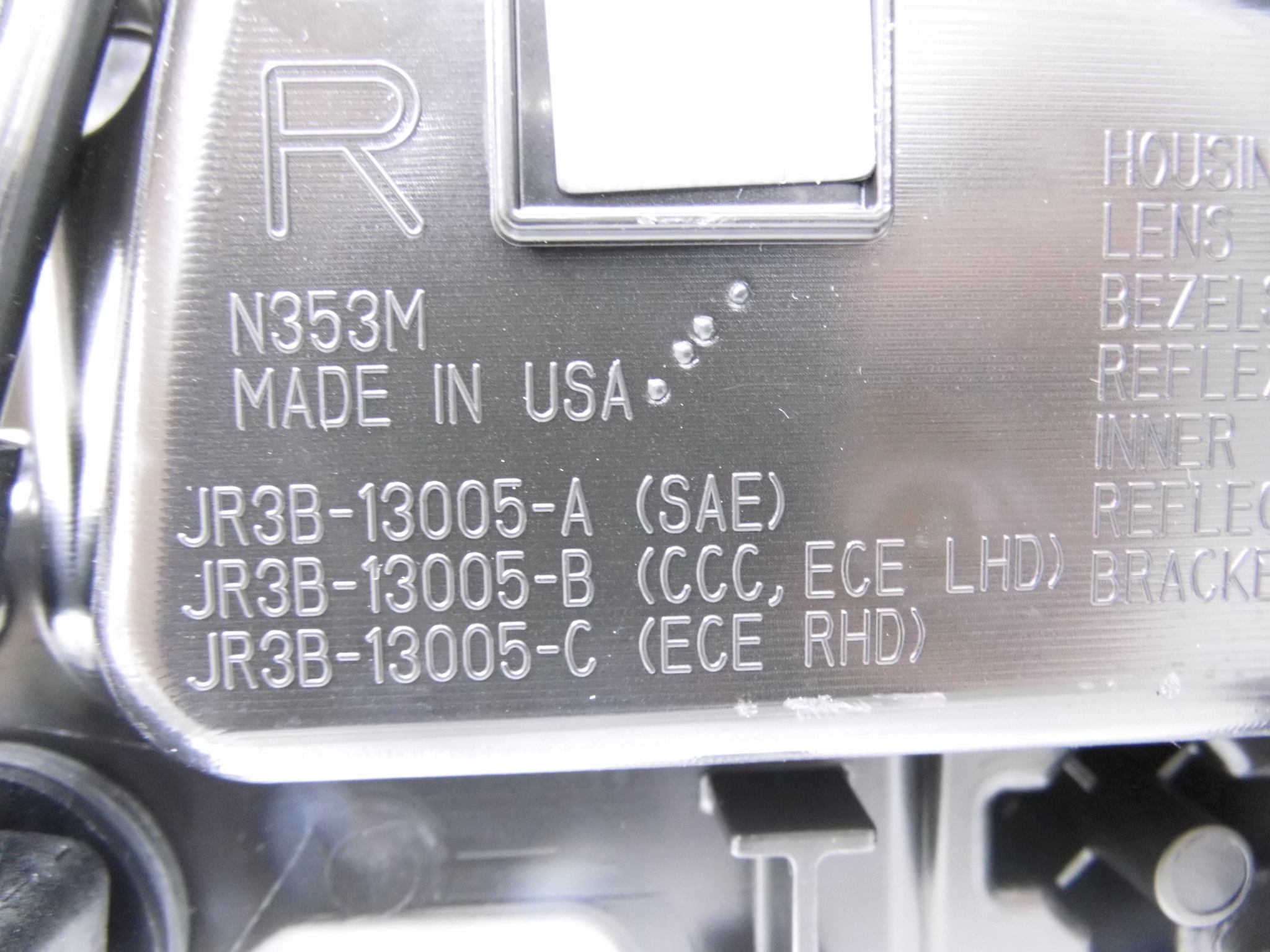 OE REFLEKTOR PRZEDNI PRAWY FORD MUSTANG Mk6 2017- Producent części Ford OE