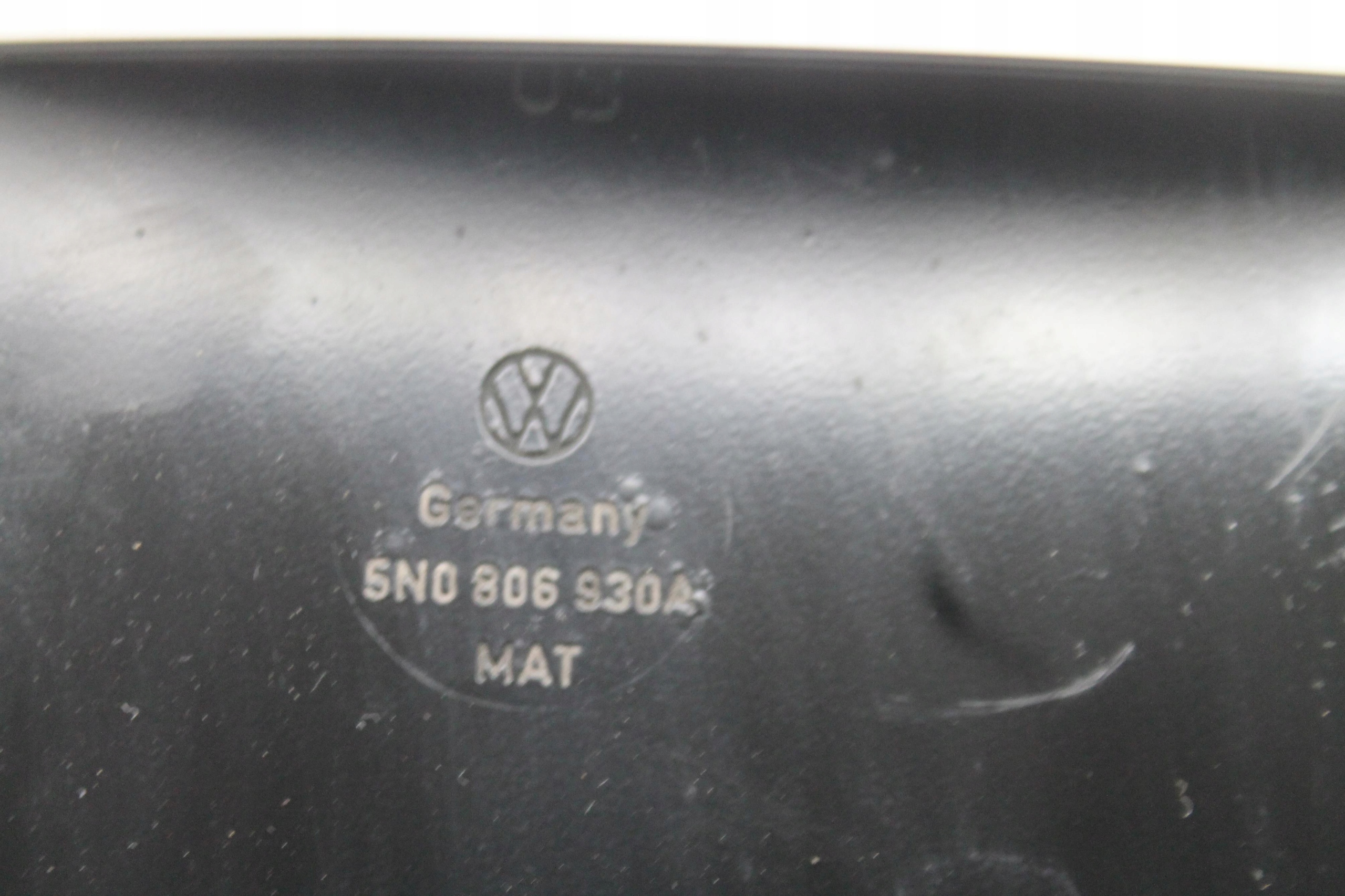 console holder supports of the front right front VW TIGUAN 5N 07-11