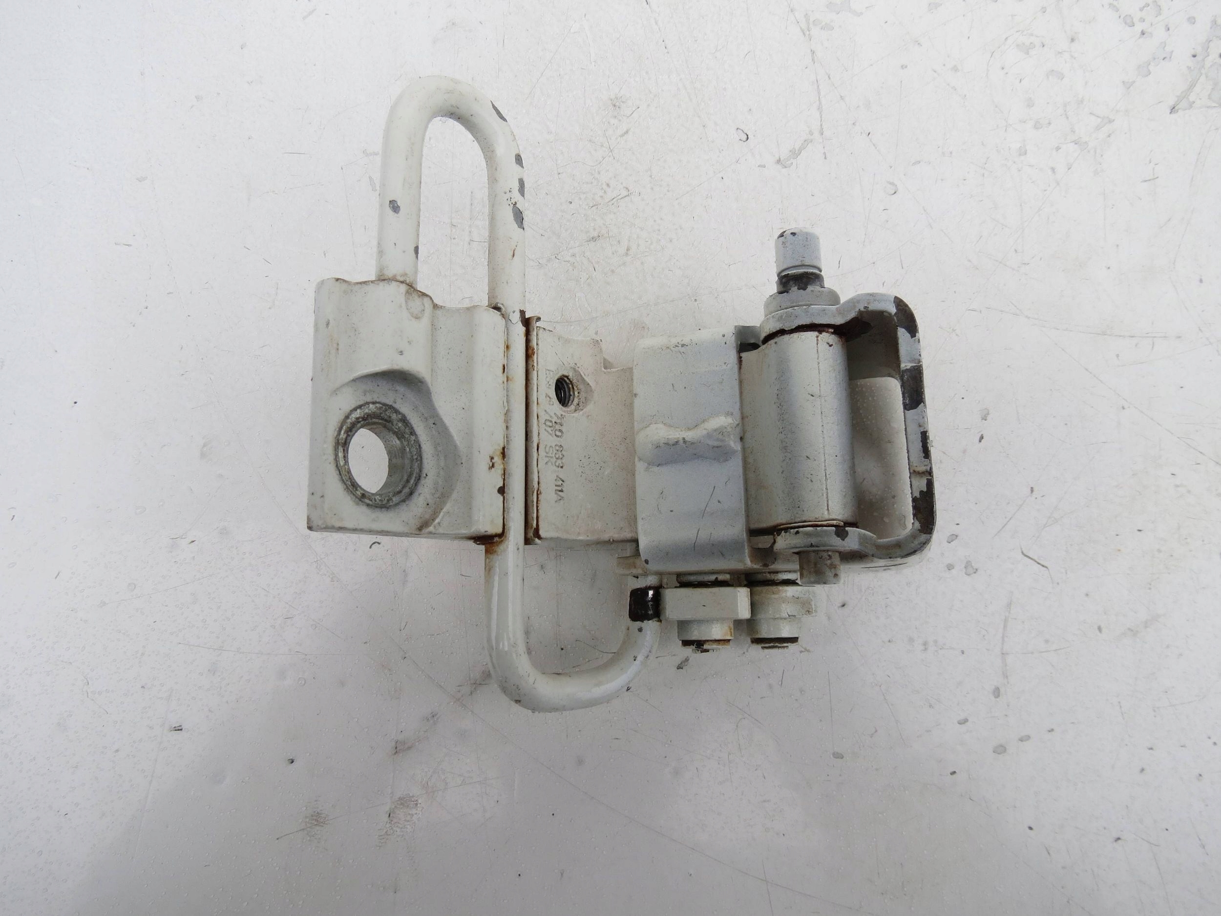 hinge door left rear part PORSCHE CAYENNE and 7L5 4.8 V8 7L0833411A