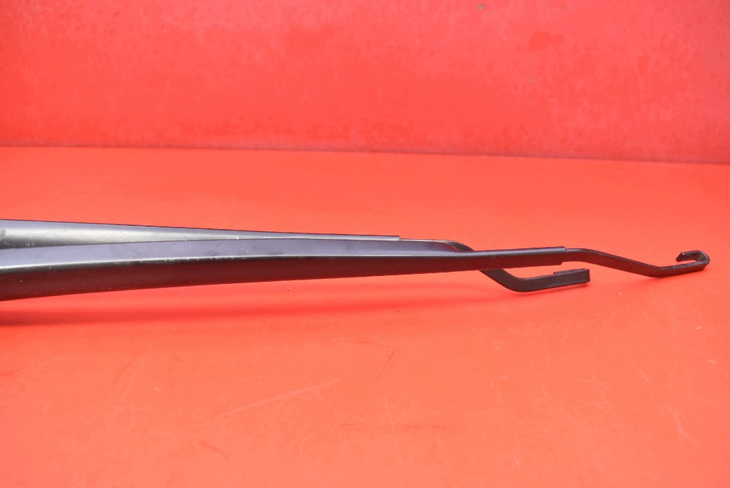 wiper arm front EU TOYOTA YARIS 4 IV 20-21