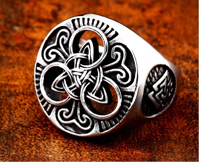 SREBRNY SYGNET NORDYCKI PIERŚCIEŃ PIERŚCIONEK VALKNUT WIKING R20 Rozmiar/Średnica wew. (mm) 20/19,00