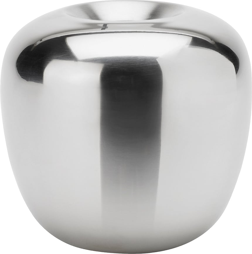 Stelton Svícen Ora je vyroben z z nerezové oceli