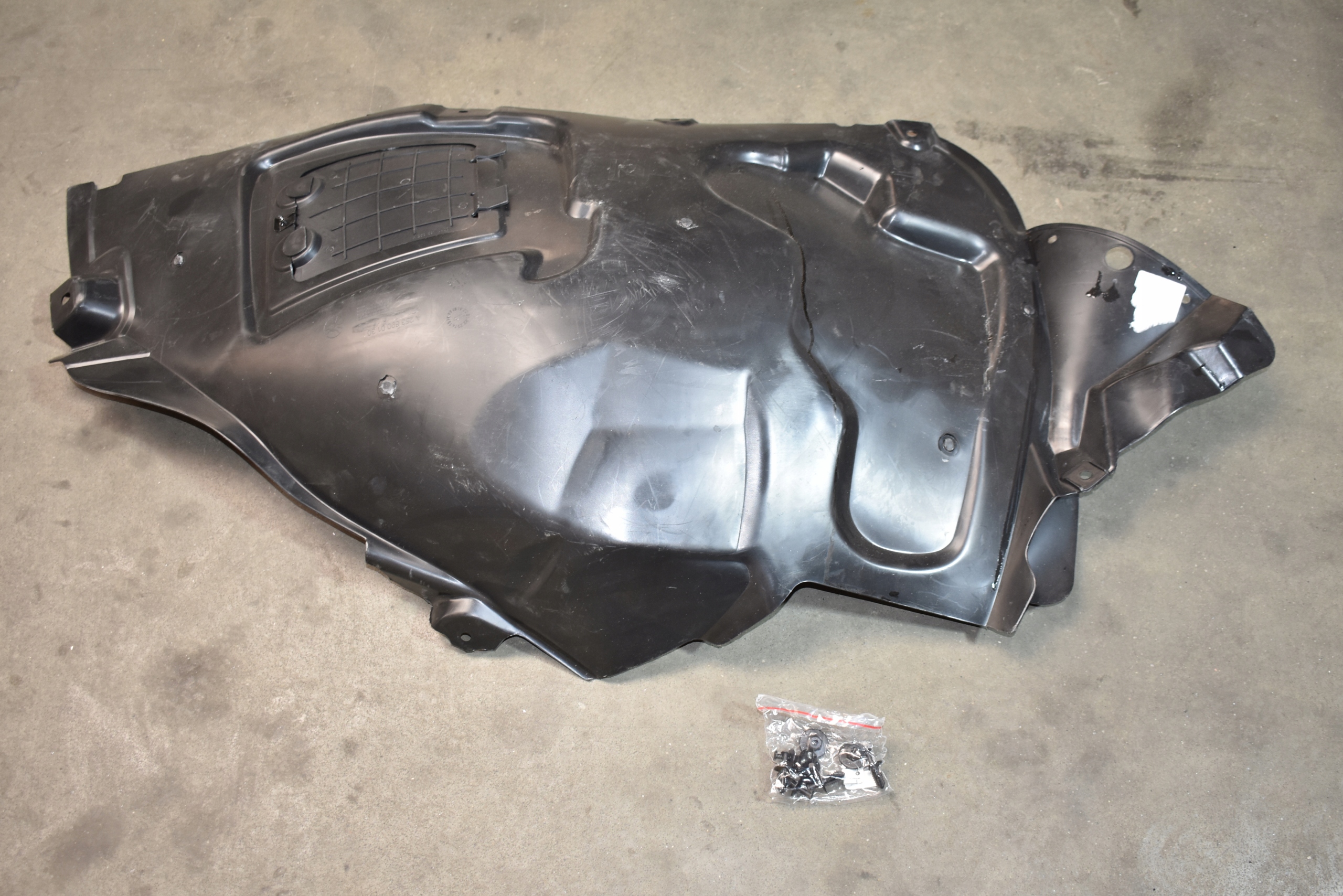 IDEALNE mudguard front front left MERCEDES W252 1