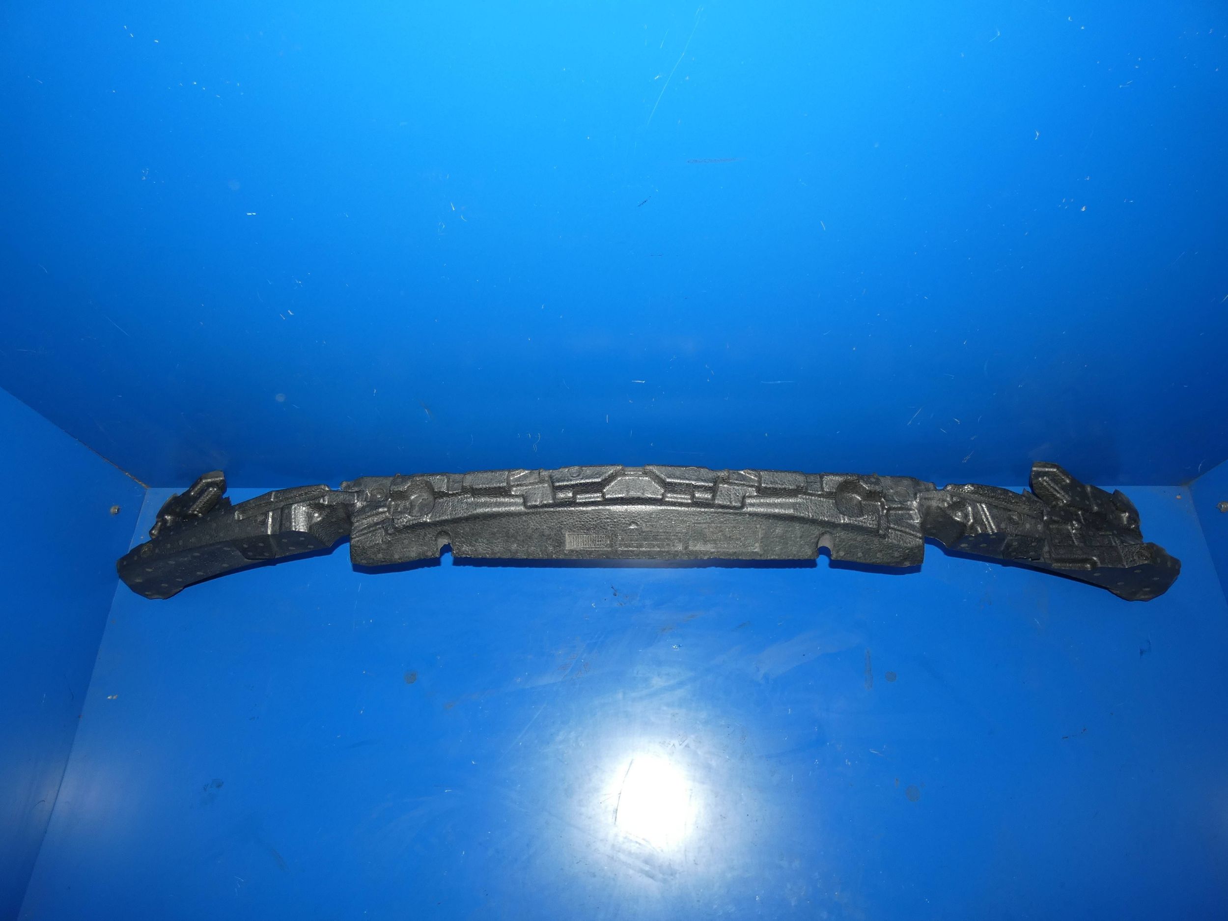 MERCEDES E třída W213 ABSORBER nárazníku předek
