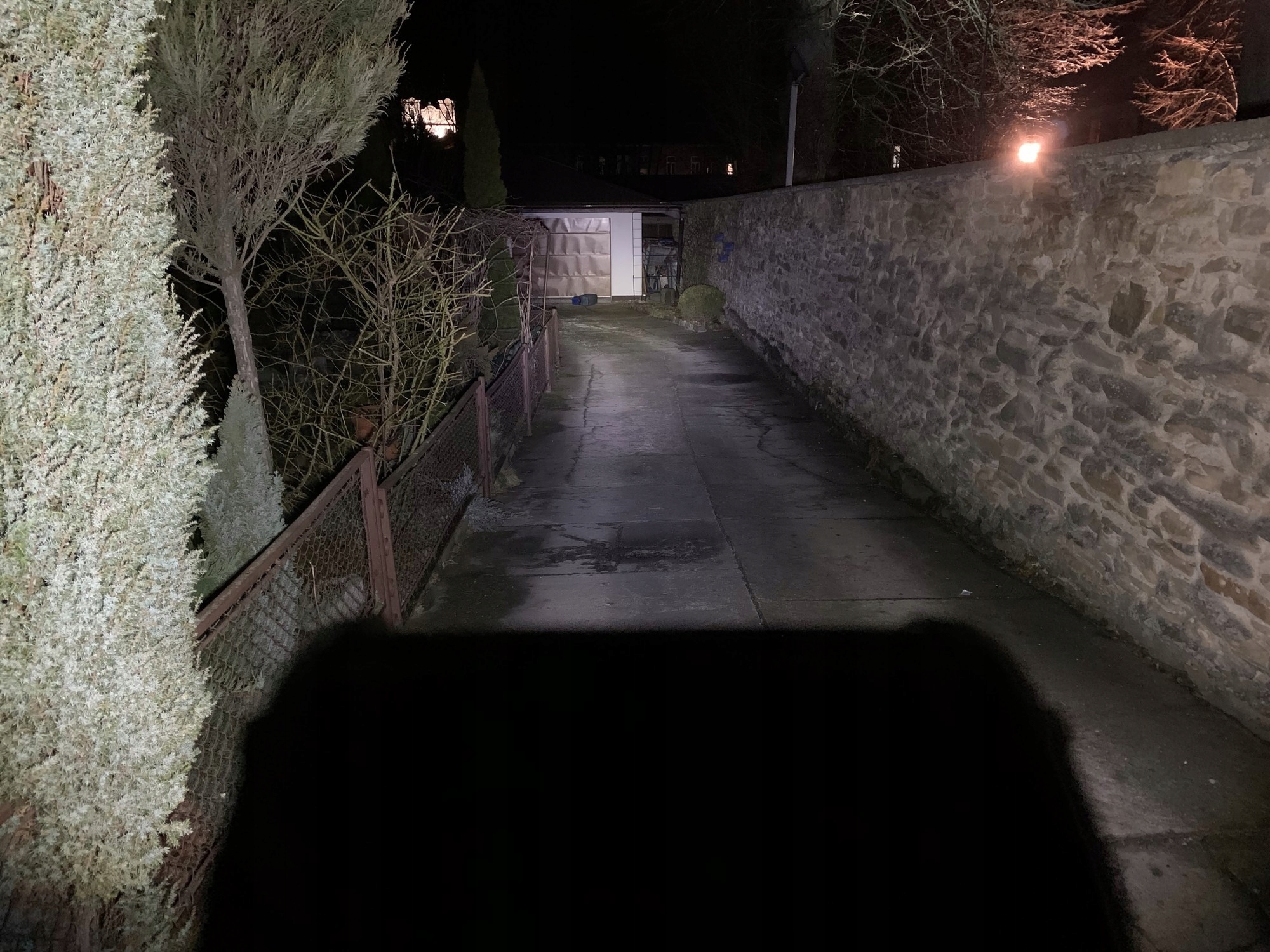 LAMPA DALEKOSIĘŻNA 6 LED CREE HALOGEN OFFROAD 9-32 Producent części Inny