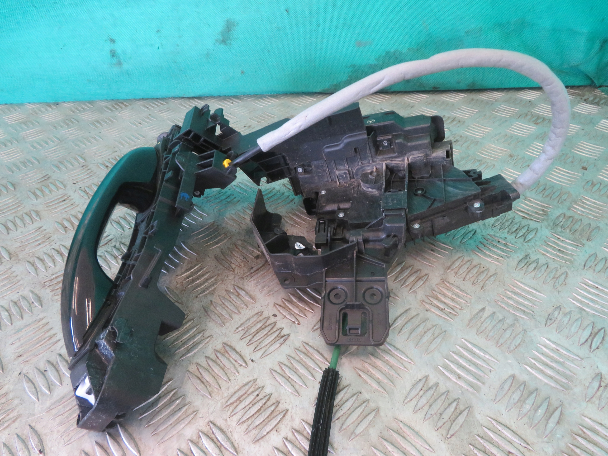 handle lock door left front MERCEDES W253 GLC 43 3.0 C KLASA AMG 18R