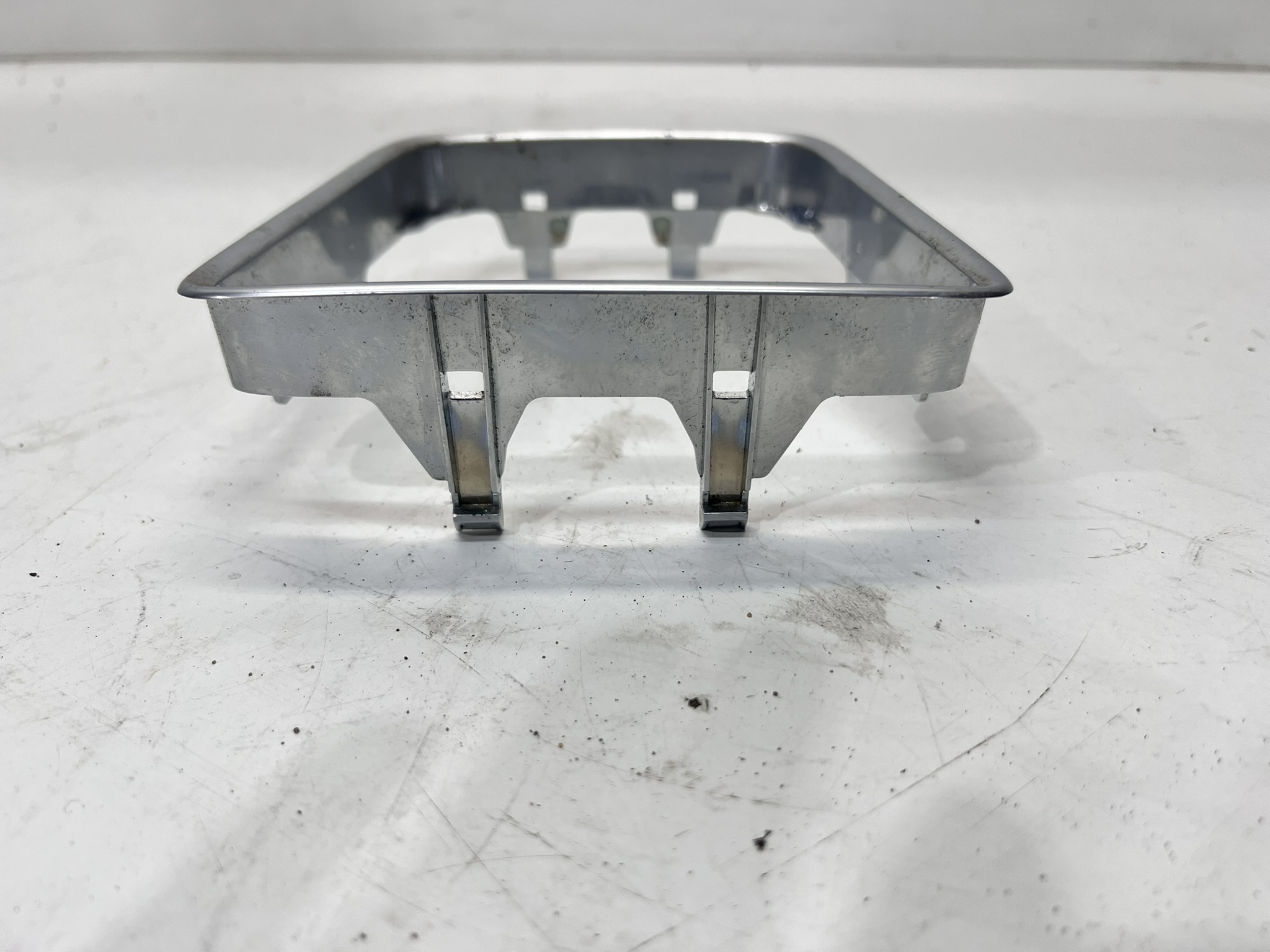 frame changes of the gear CHROM VW TIGUAN 5M0711456C