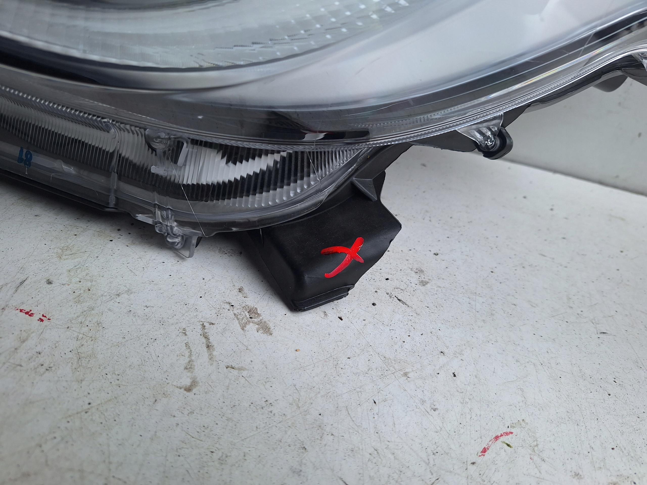 TOYOTA YARIS IV 20-> light left FULL LED K0-8