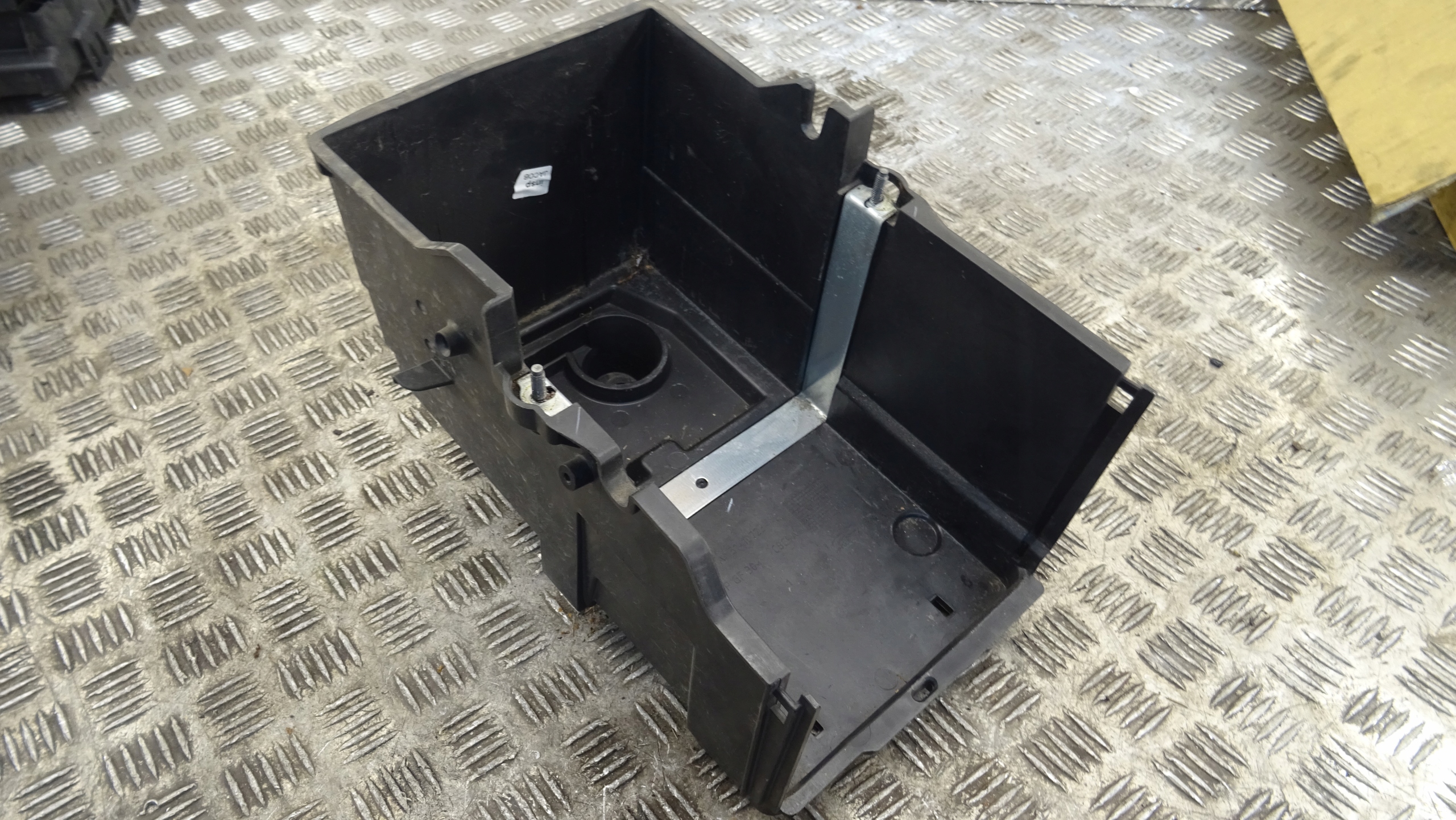 Gehäuse AKUMULATORA FORD KUGA MK2 AM51-10723-AE
