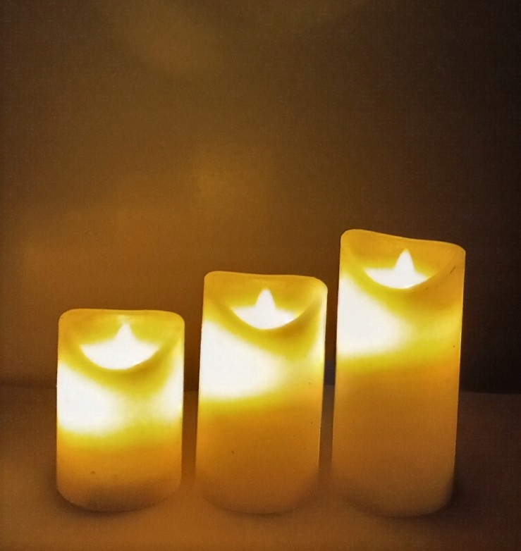 ŚWIECE WOSKOWE Z FALUJĄCYM PŁOMIENIEM x3 LED PILOT Kod producenta 123