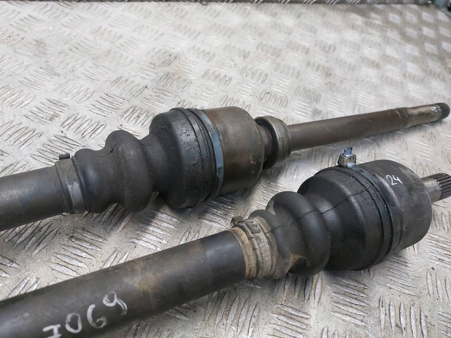 semi-axis left front + right front 5B PEUGEOT 307 and 1.6 HDI