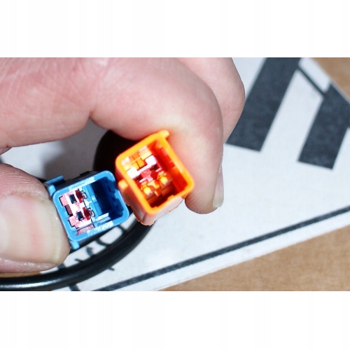 NAPINACZ PASA PRAWY PRZY FOTELU RANGE ROVER SPORT Car type Passenger cars