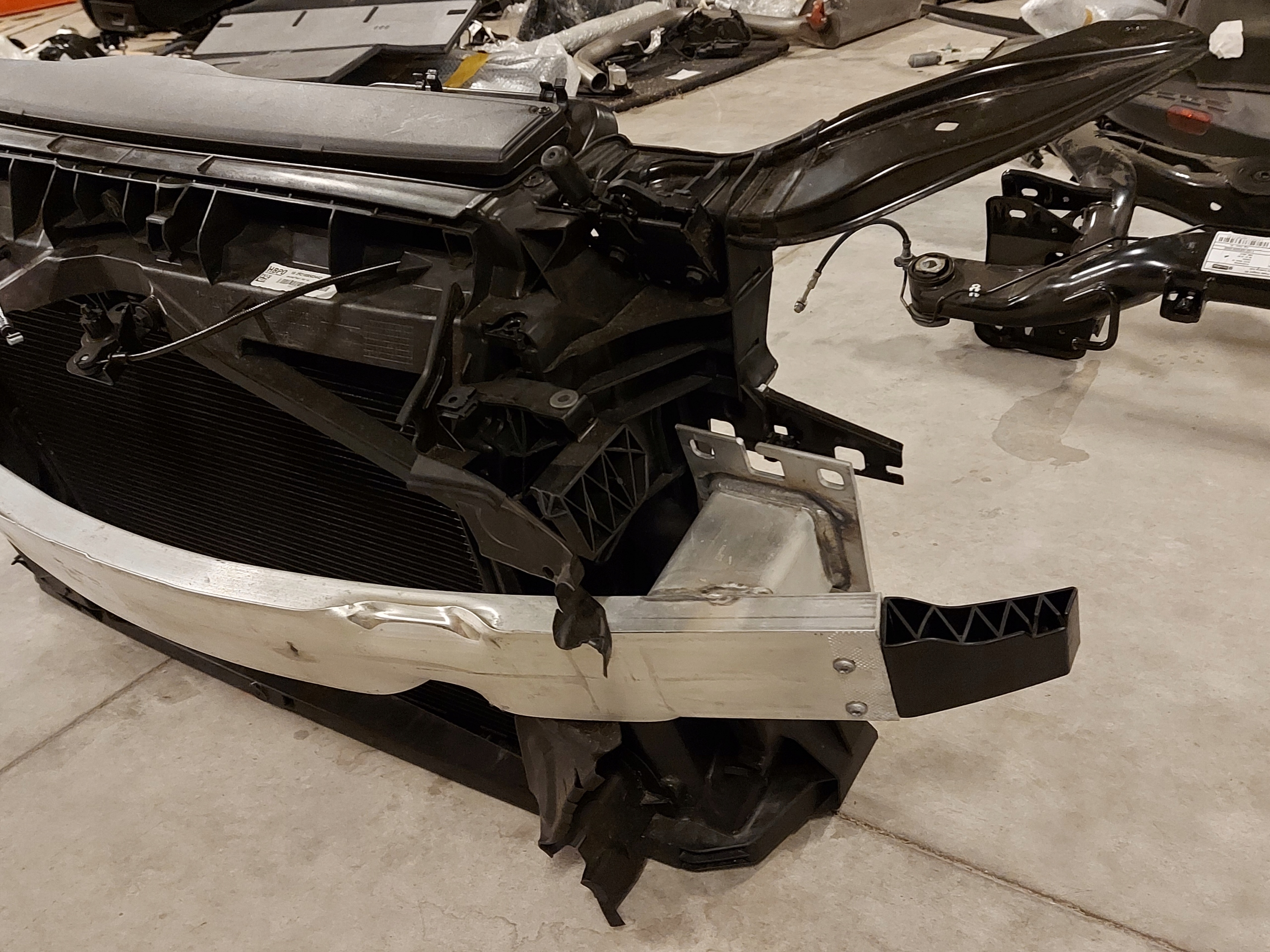 AUDI TT Wzmocnienie pas chłodnice 8S 2021R TFSI Producent części Audi OE