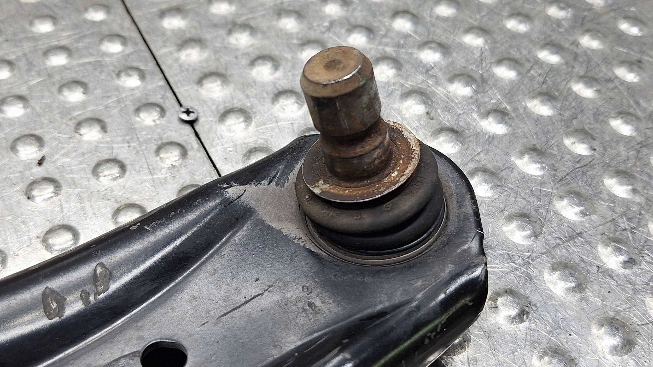 arm left front H1BC-3051L FORD FIESTA MK8