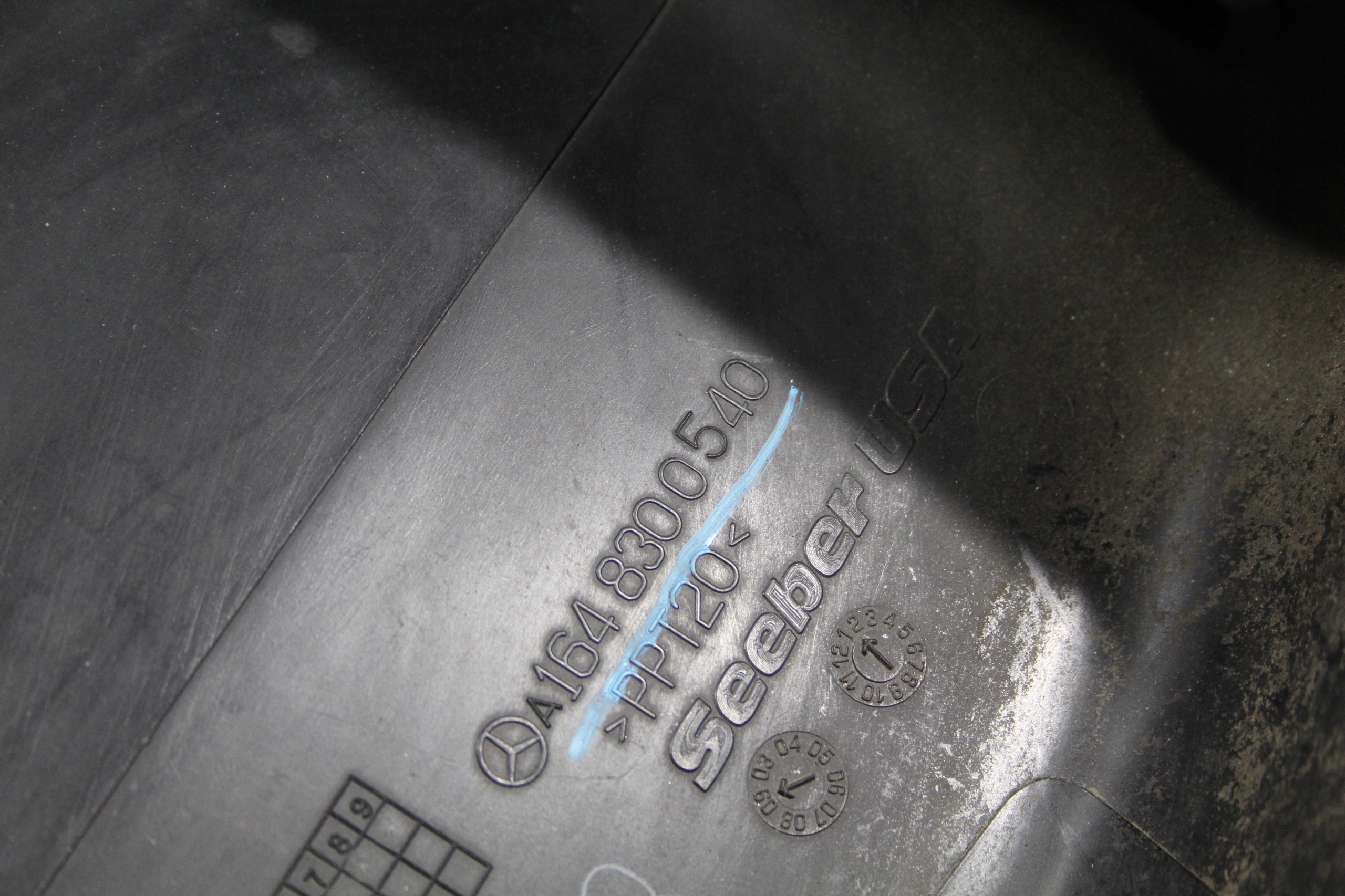 intake air GL W164 X164 A1648300540