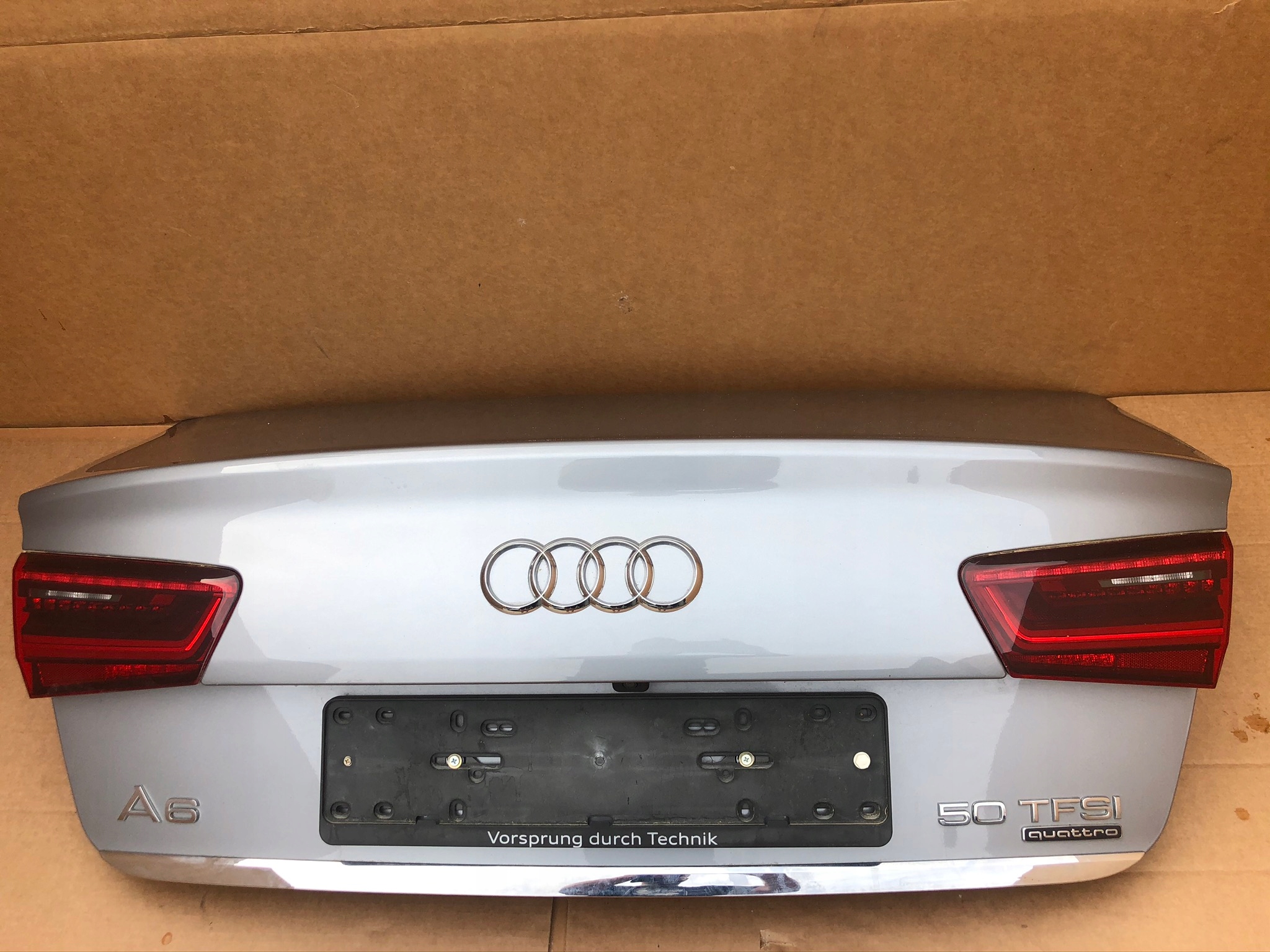 AUDI A6 C7 LIFT SEDAN TYLNA KLAPA LX7P LS9R LY1P Typ samochodu Samochody osobowe