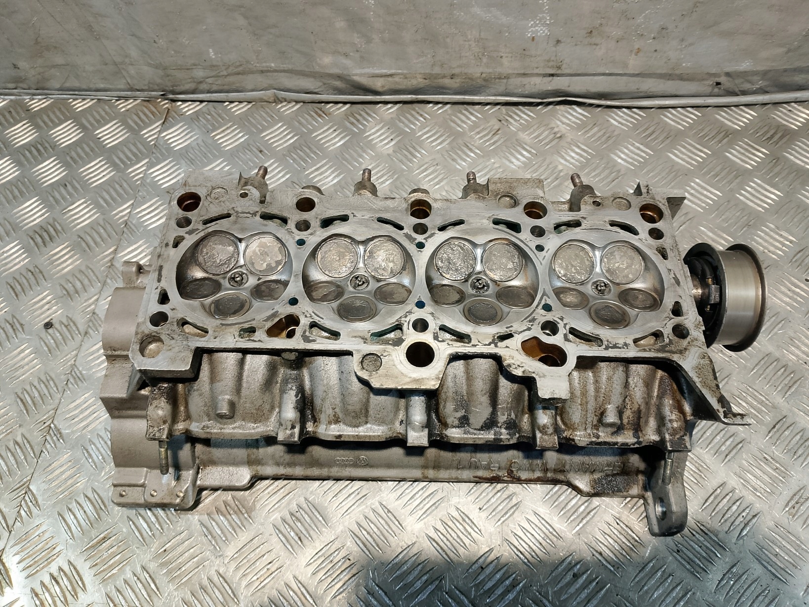 TESTATA Motore AUDI A4 B6 2.0 B 130KM 06B103373 AA R0422700C