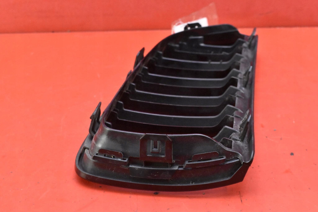 mask cierna bal BMW E90 E91 04-10
