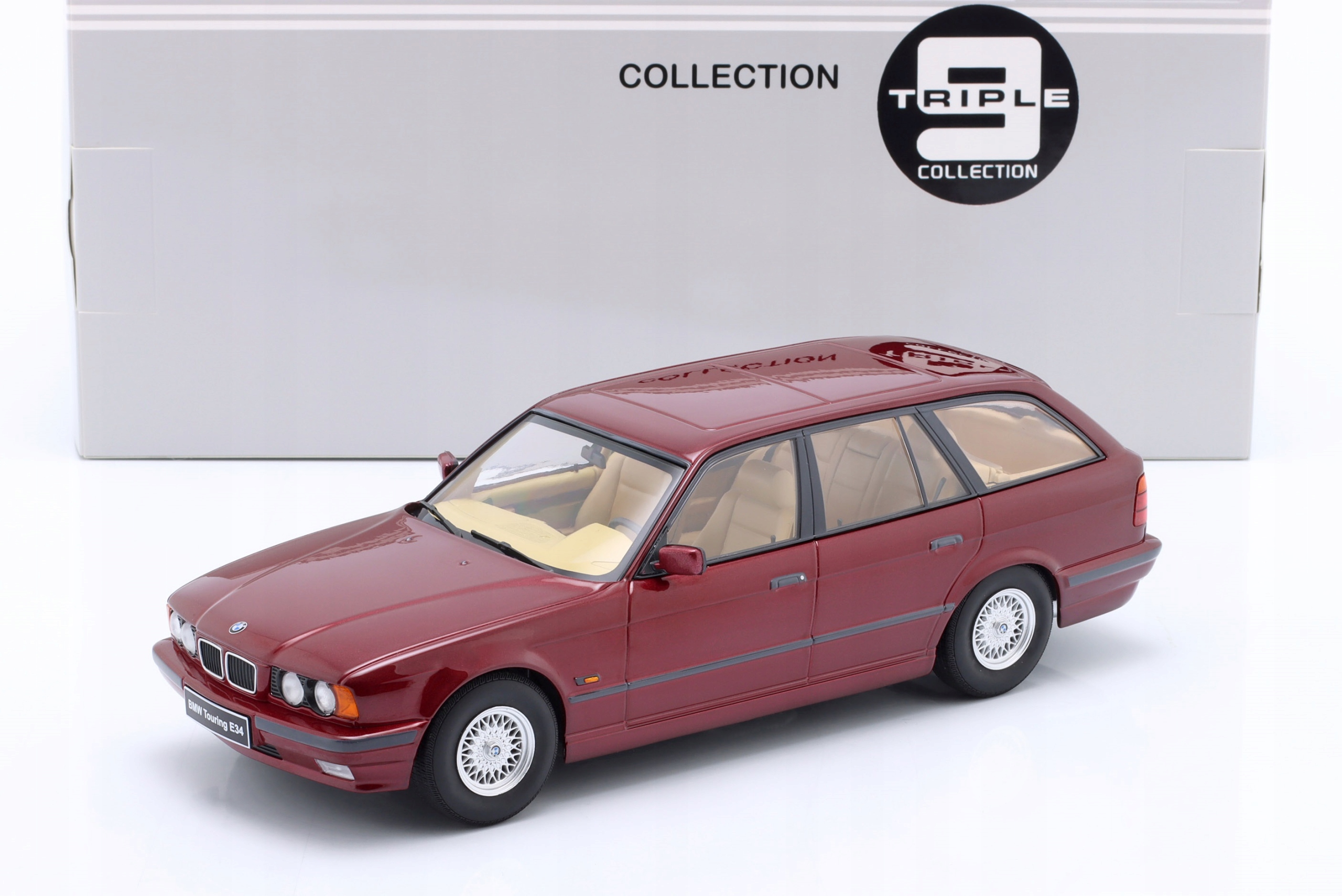 TRIPLE9 Bmw 5-Series (E34) Touring 1996 Calypso Red metallic 1:18 Akce