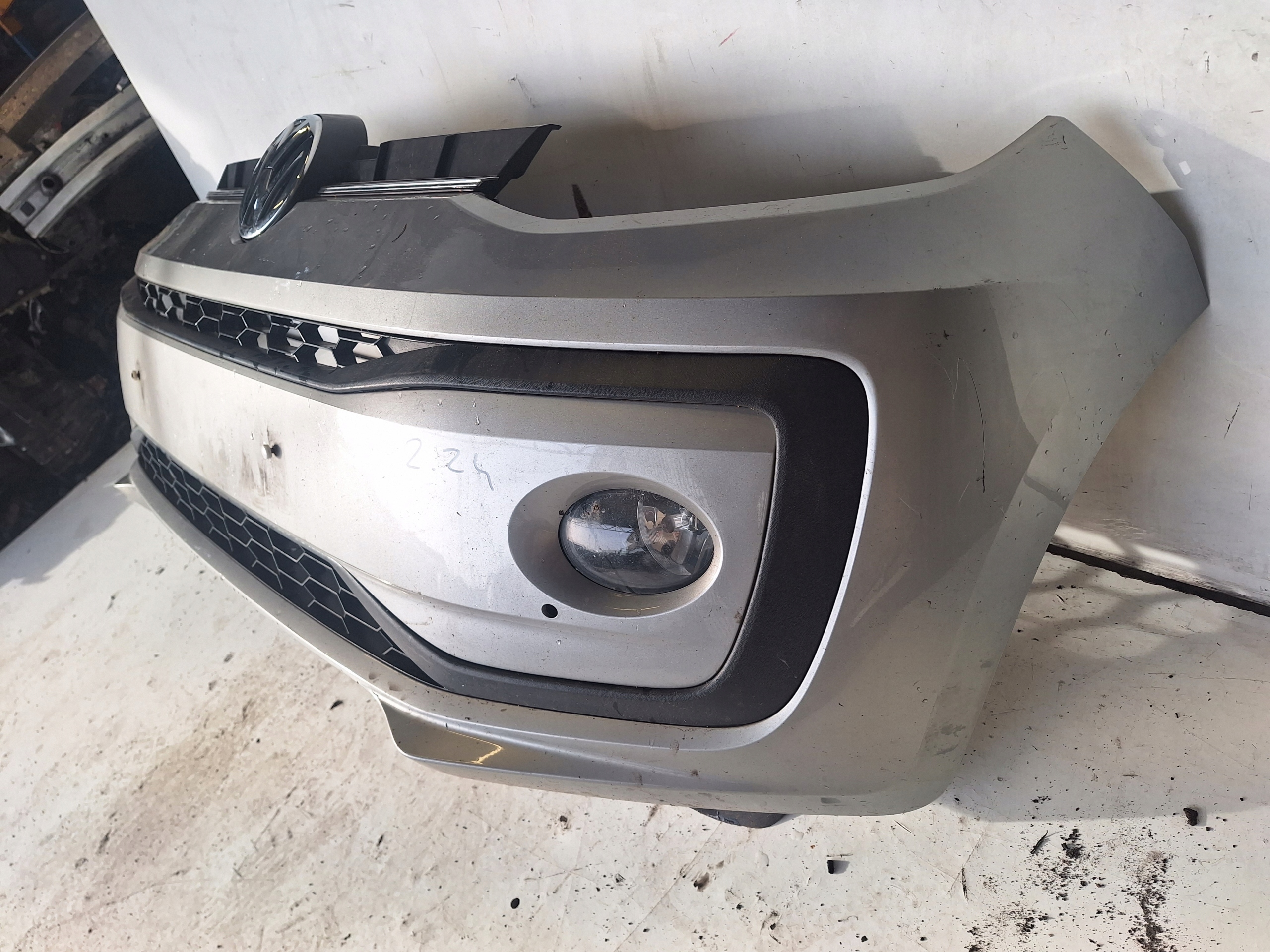 VOLKSWAGEN UP LIFT 16-22 Stoßstange
