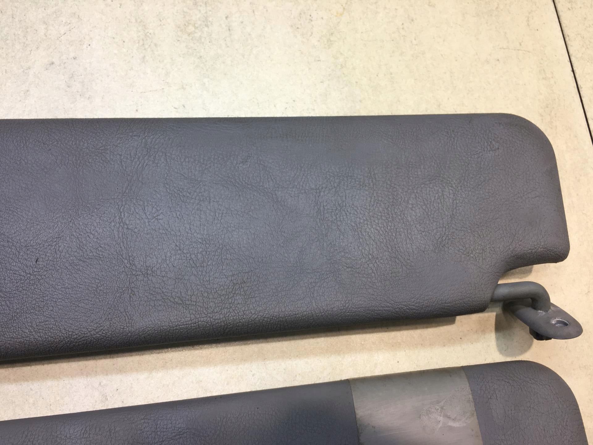 Blende Abdeckung PRZECIWSLONECZNA MERCEDES VITO W638 2.3 D