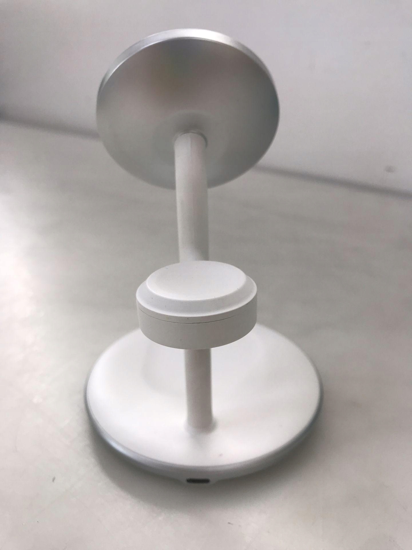 ROROSKIN INDUKCYJNA STACJA ŁADUJĄCA 3W1 BIAŁA Złącza USB typ C