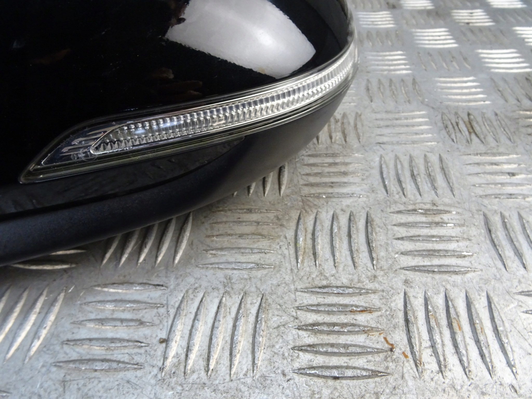 KIA STONIC mirror LEWE10 PIN UK POLE