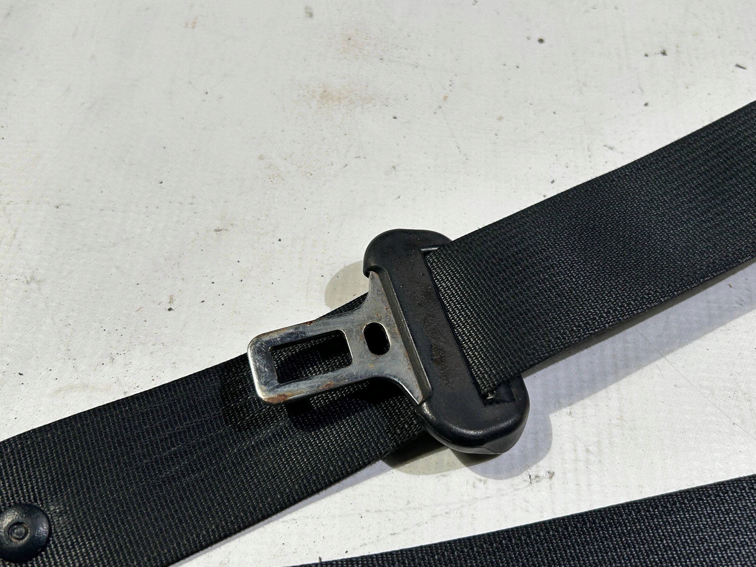 tension belt safety front front left driver´s Nissan Titan 2016r
