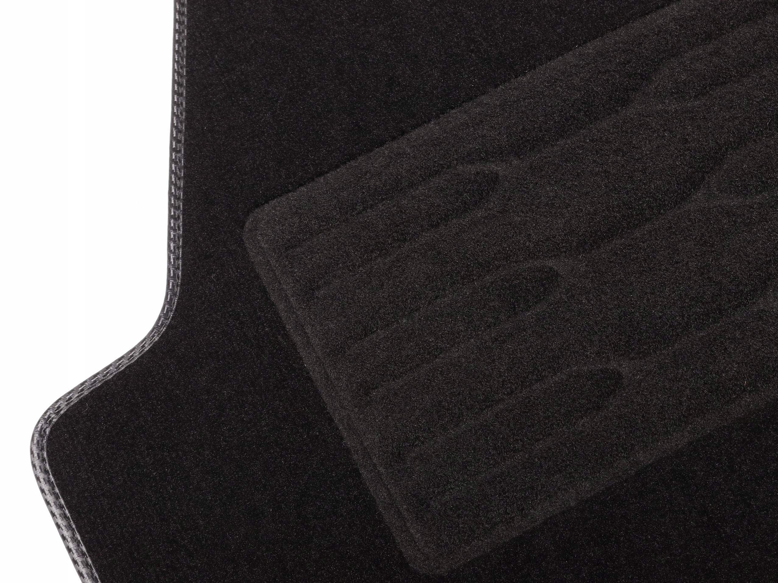 DYWANIKI do Mercedes Benz Actros MP 4 2011 CARBON Multi Element Set Sets