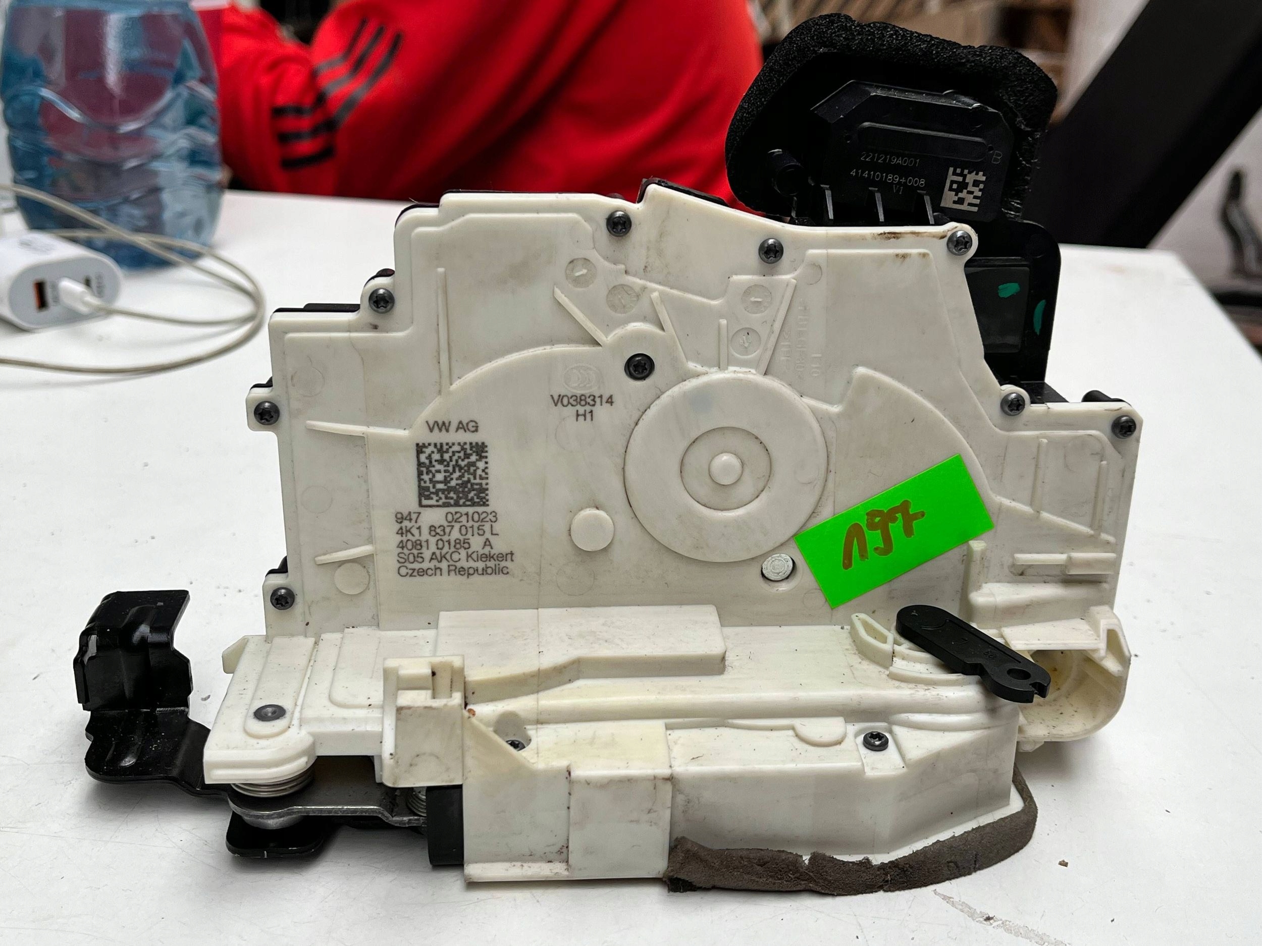 AUDI A6 A7 Q8 lock door left front 4K1837015L !J