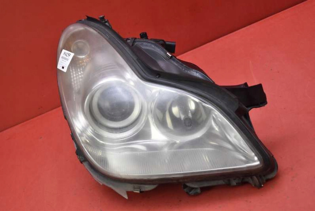 REFLEKTOR right light front lens EU MERCEDES CLS C219 W219 04-08