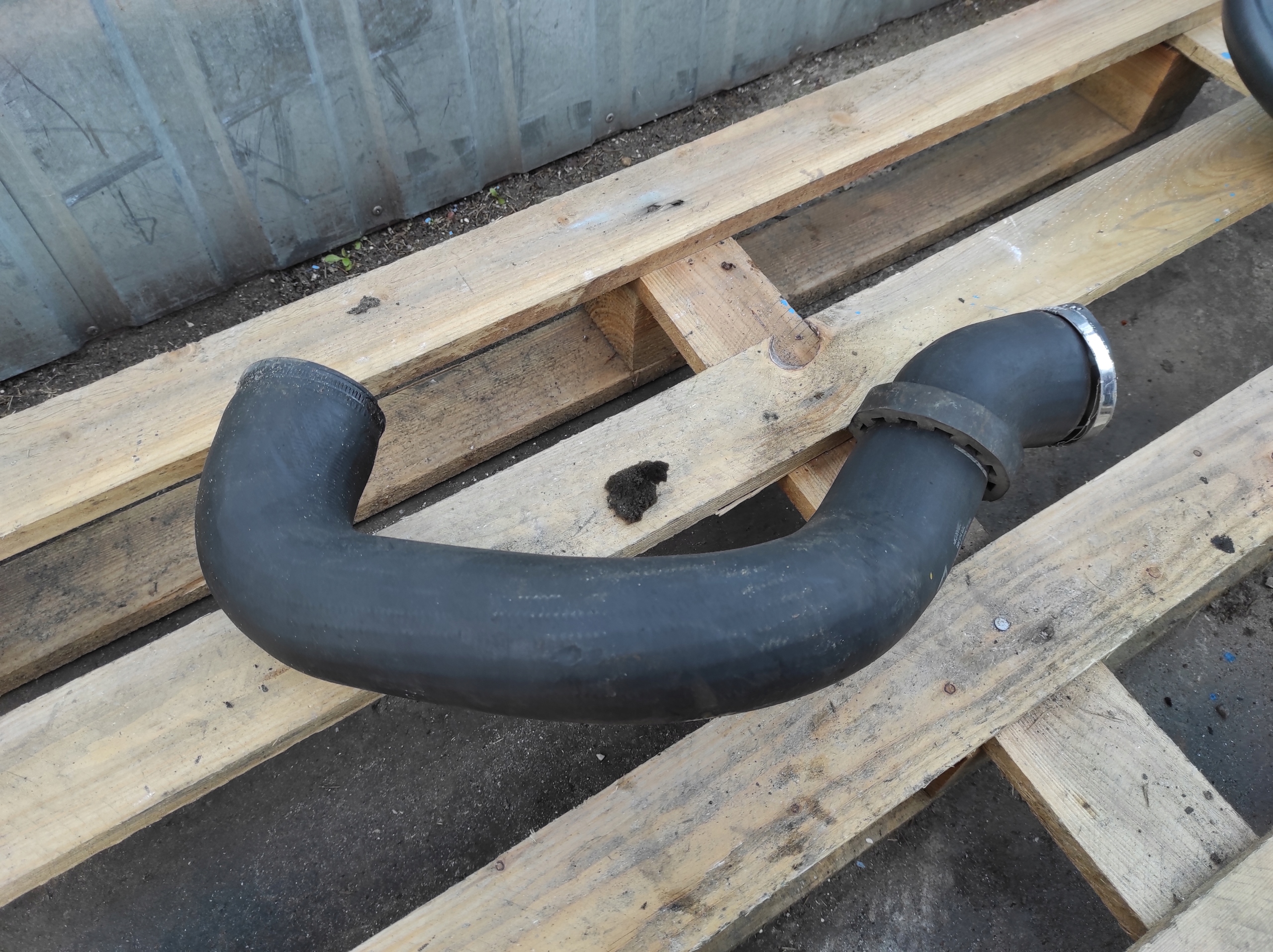 cijev prijenos interkulera VW T5 T6 7E0145980