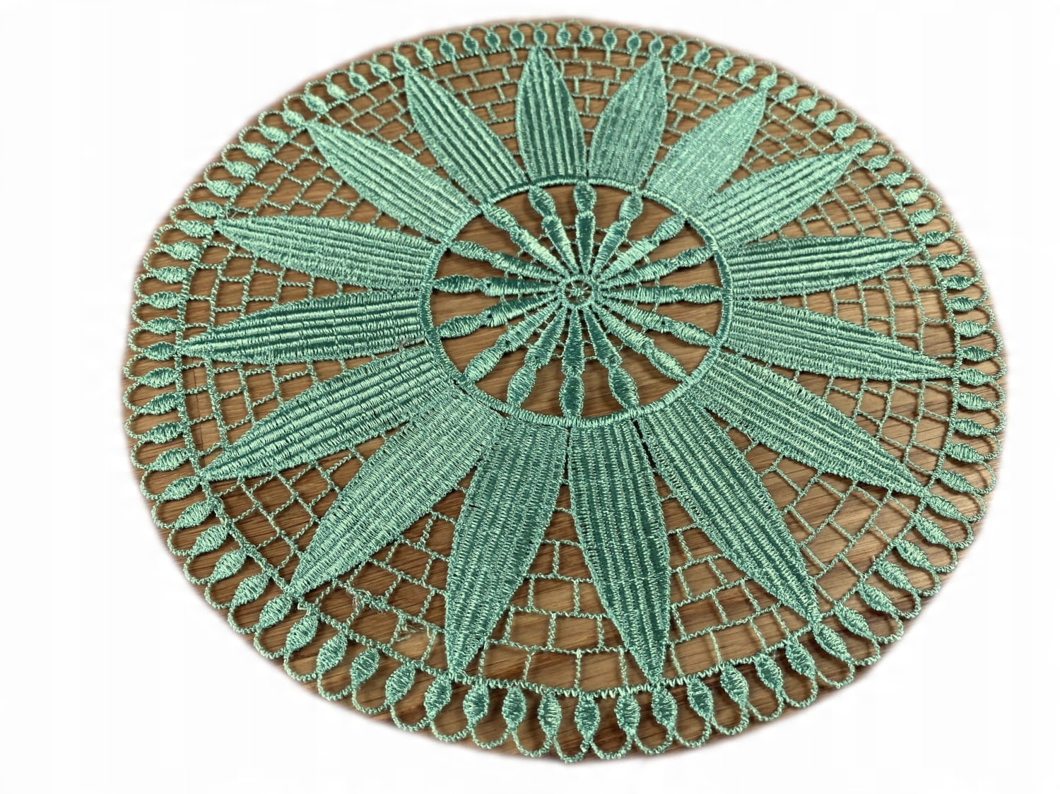 

Serwetka śr. 20 cm pełna gipiura